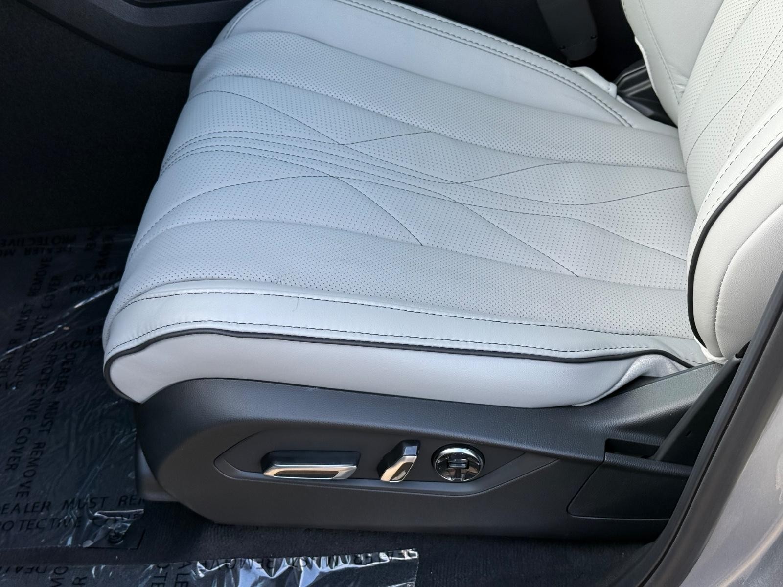 Acura MDX Vehicle Image 17