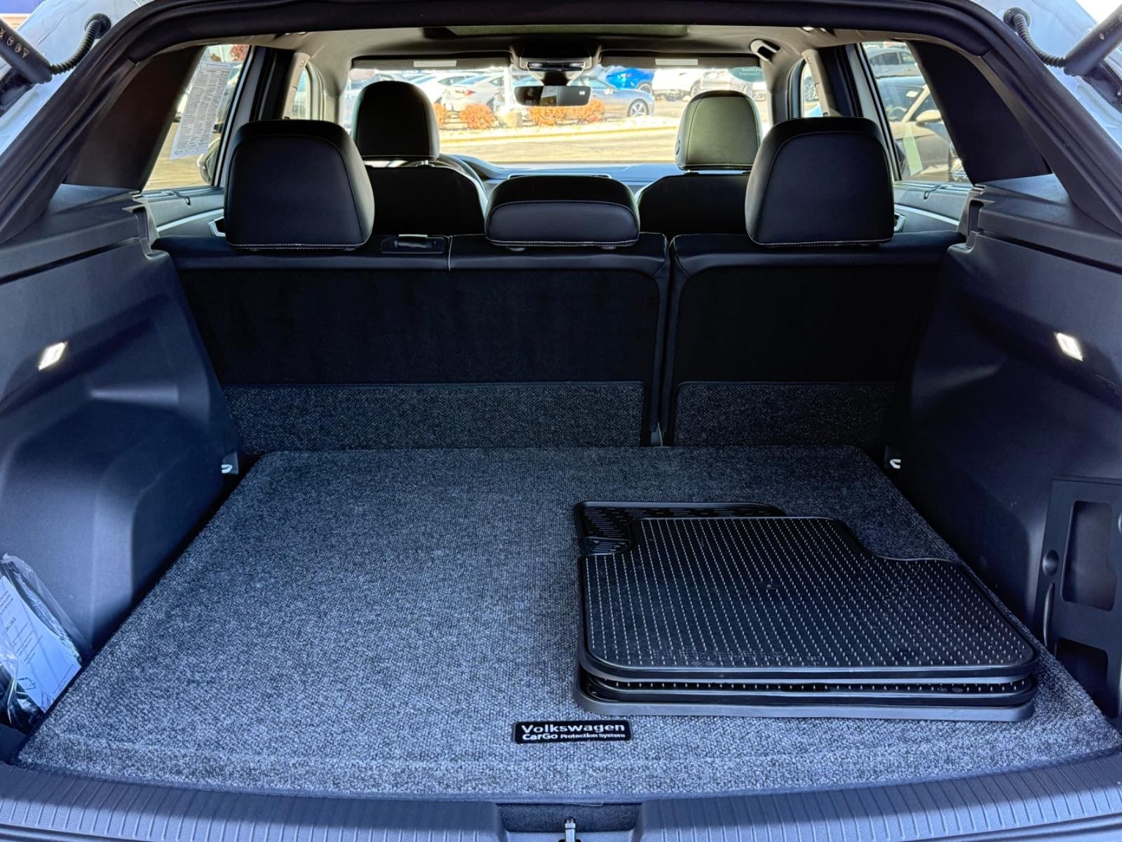 Volkswagen Atlas Cross Sport Vehicle Image 05