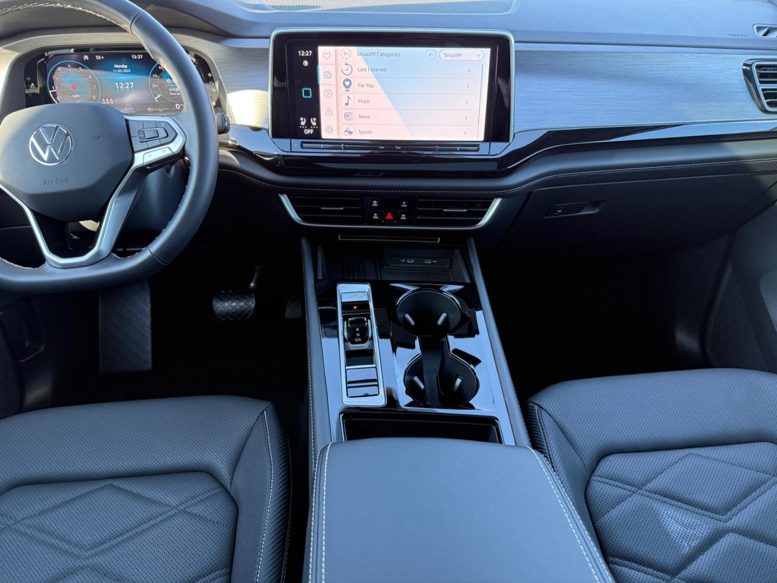 Volkswagen Atlas Cross Sport Vehicle Image 11