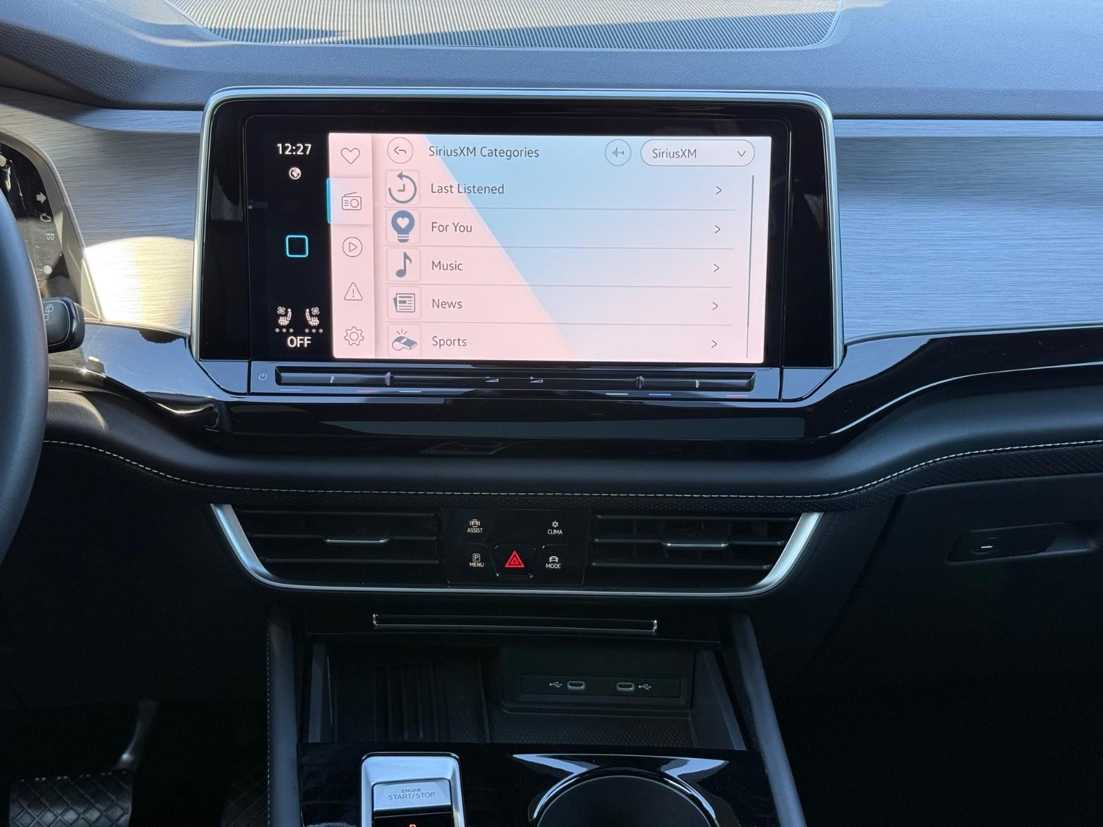 Volkswagen Atlas Cross Sport Vehicle Image 12