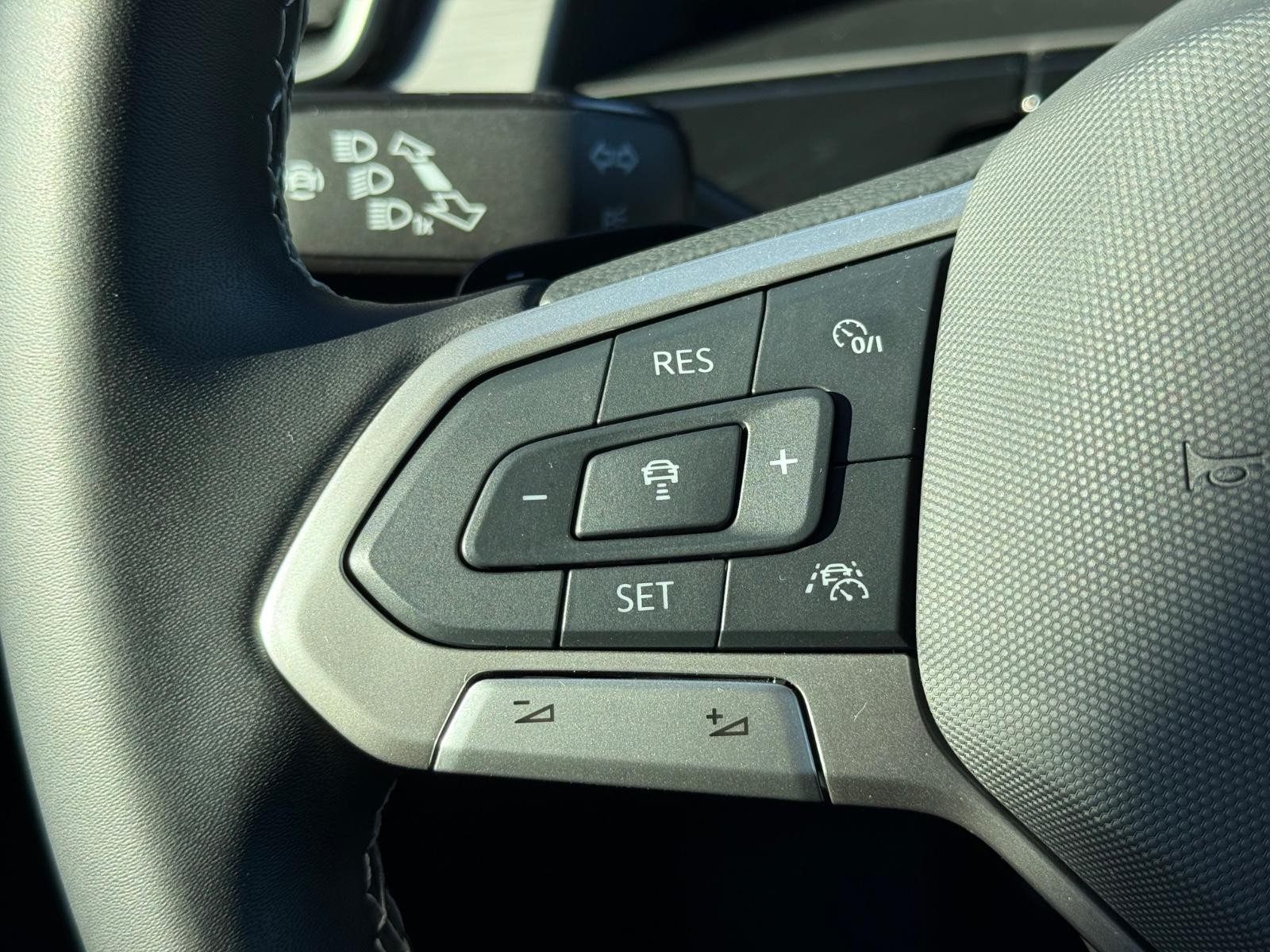 Volkswagen Atlas Cross Sport Vehicle Image 16