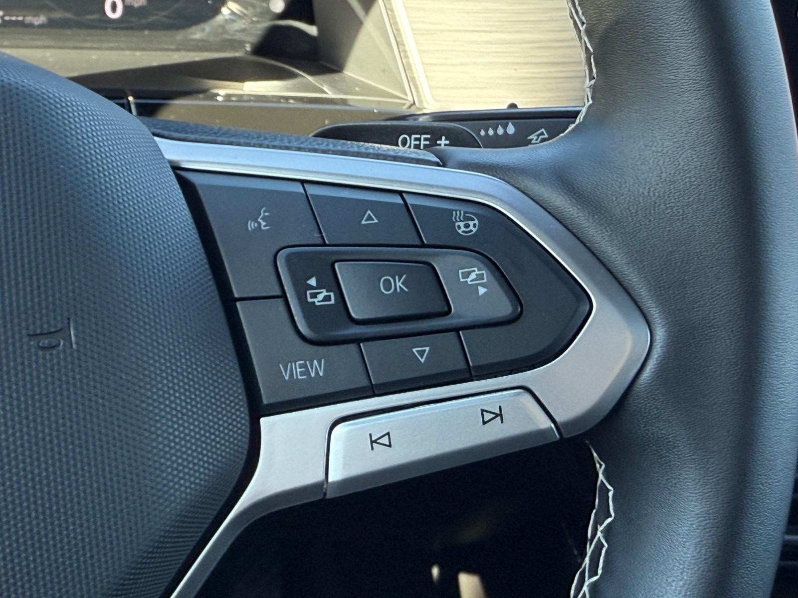 Volkswagen Atlas Cross Sport Vehicle Image 17