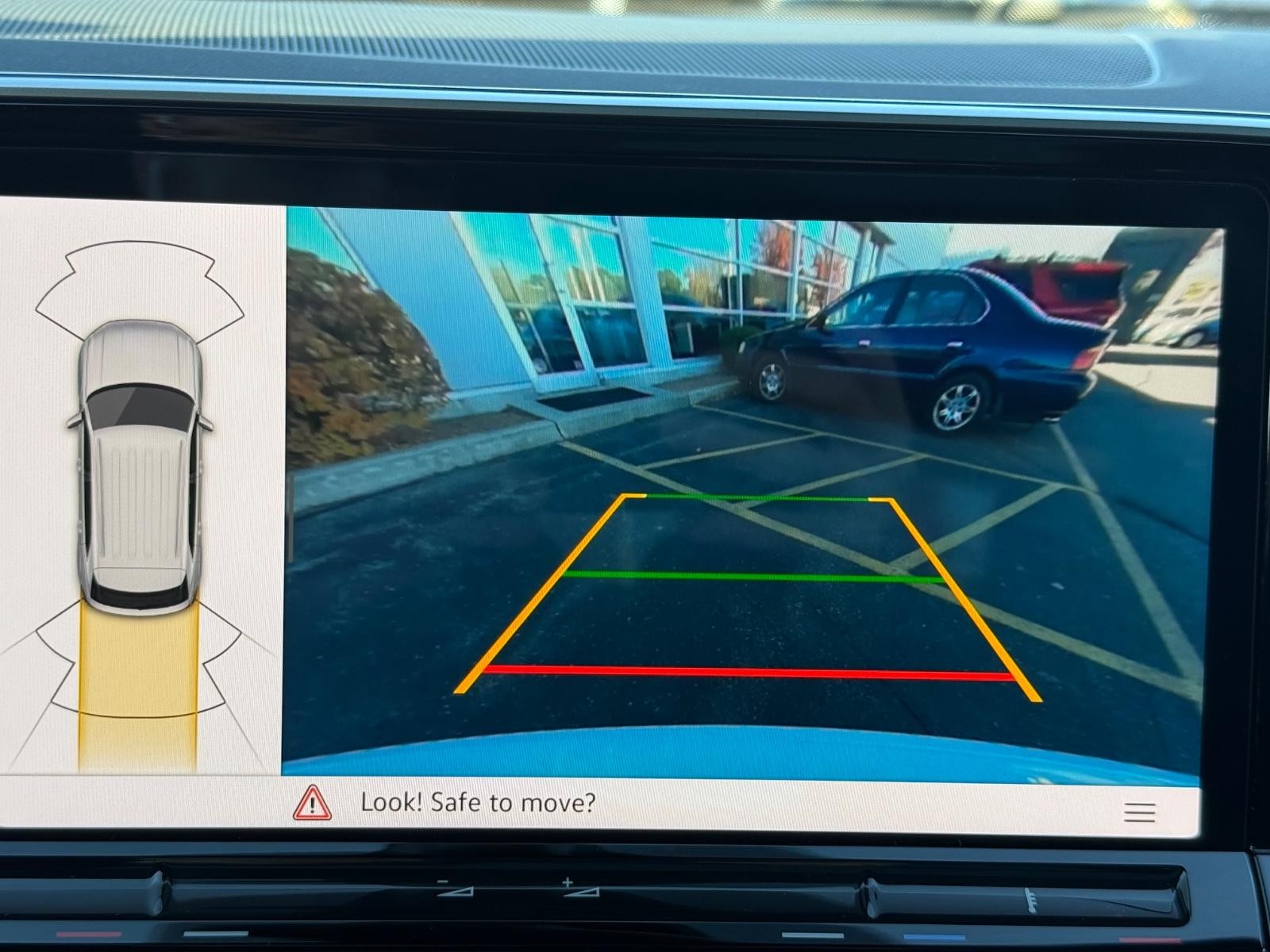 Volkswagen Atlas Cross Sport Vehicle Image 18