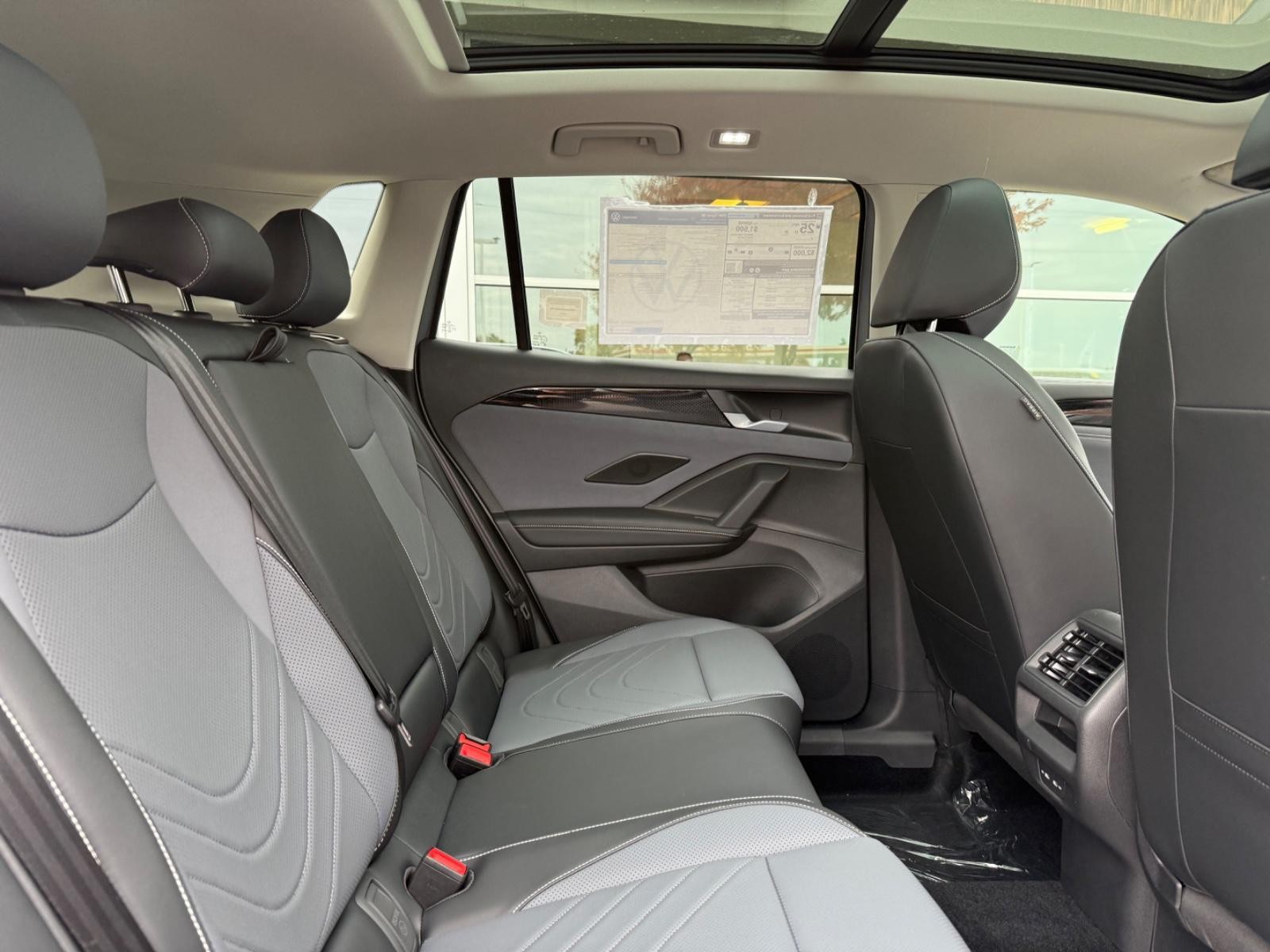 Volkswagen Tiguan Vehicle Image 05