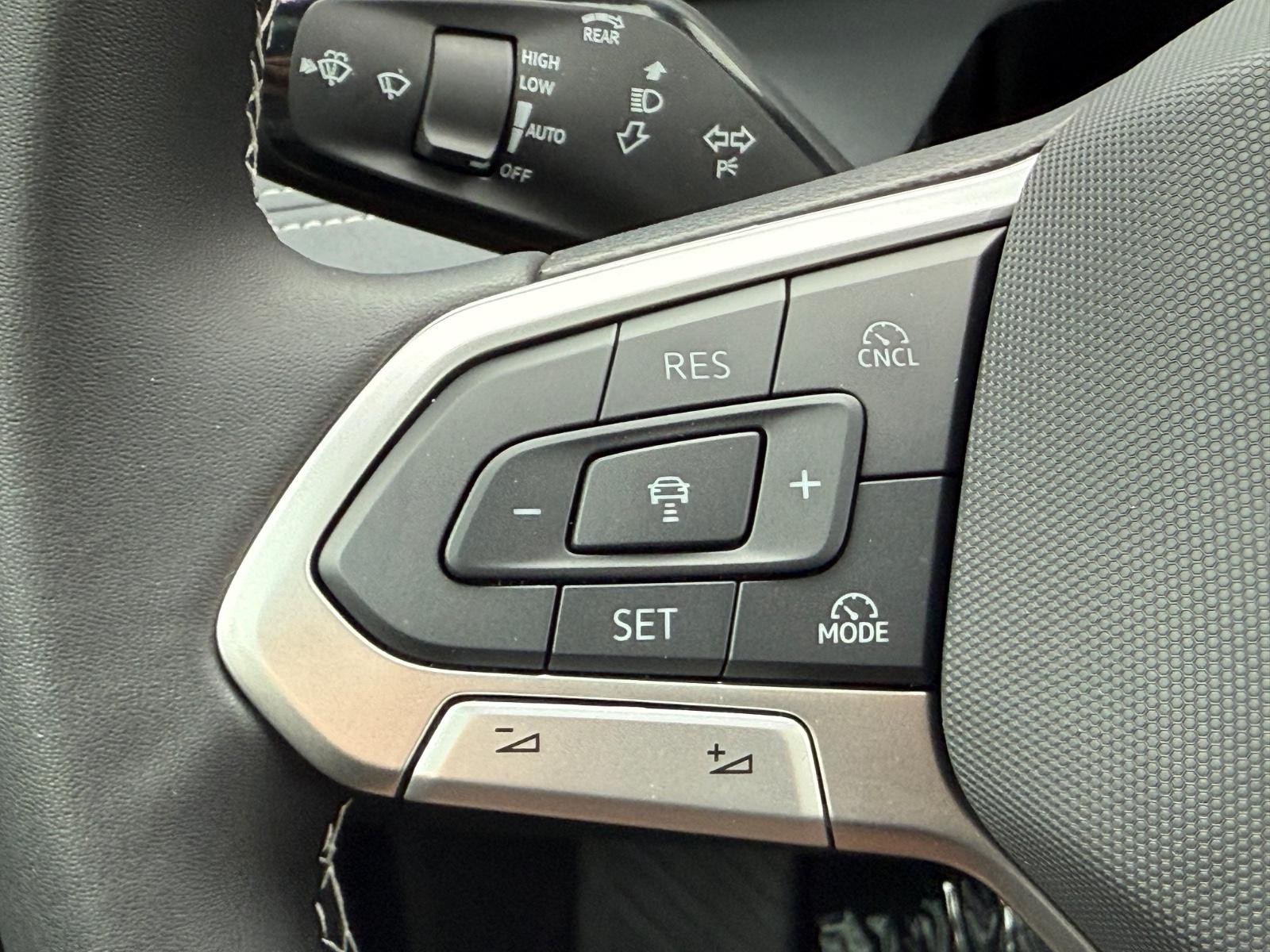 Volkswagen Tiguan Vehicle Image 10