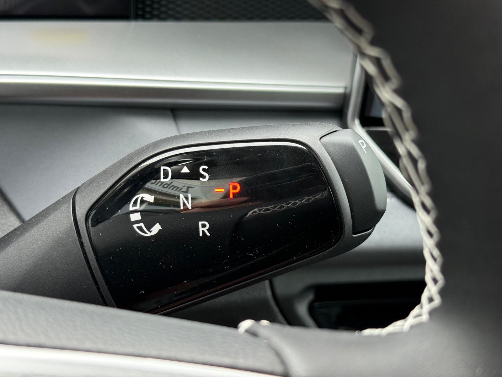 Volkswagen Tiguan Vehicle Image 12