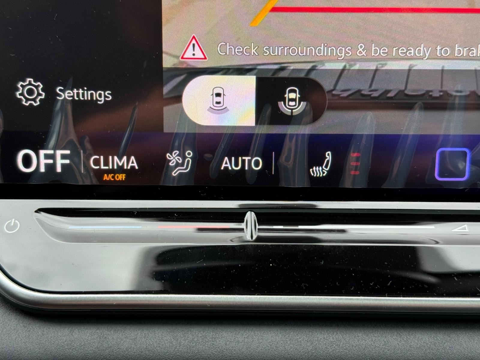 Volkswagen Tiguan Vehicle Image 14