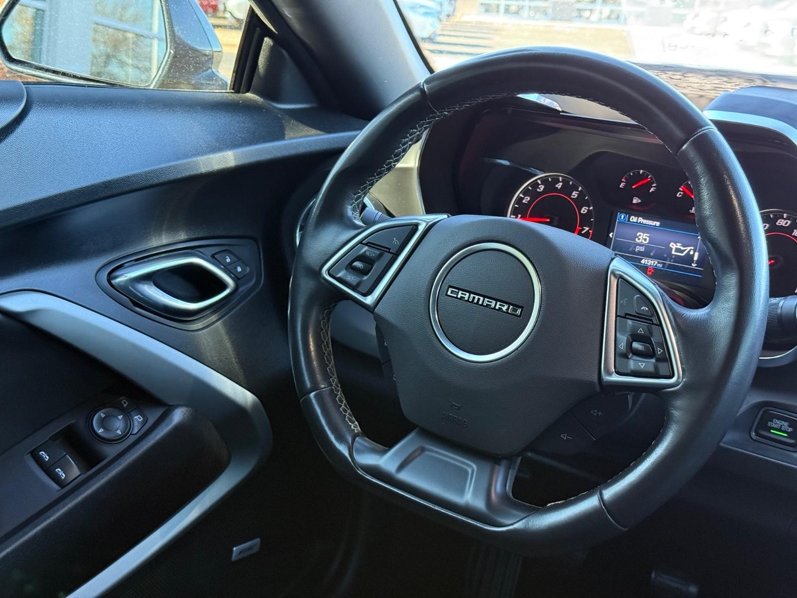 Chevrolet Camaro Vehicle Full-screen Gallery Image 13