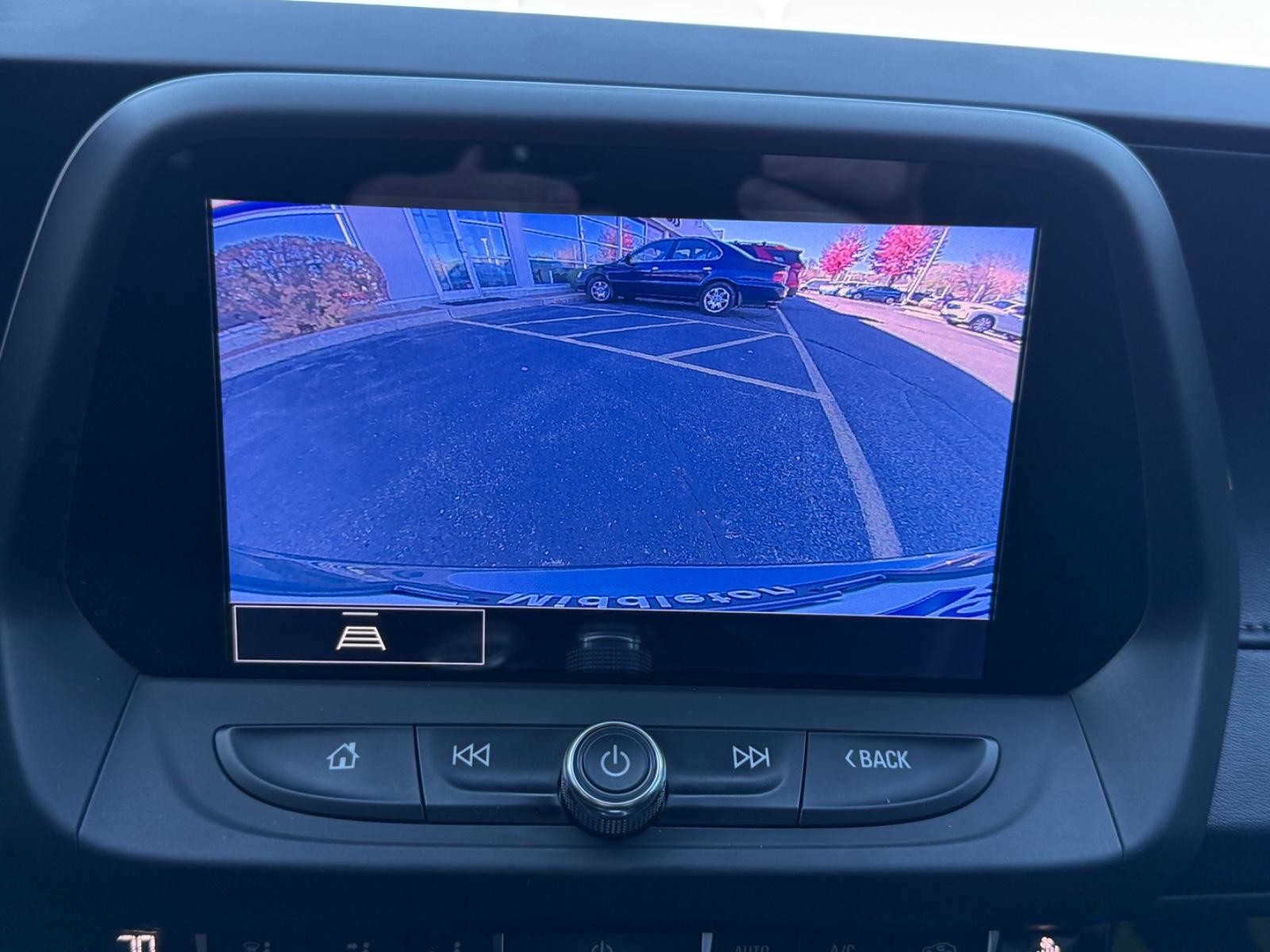 Chevrolet Camaro Vehicle Full-screen Gallery Image 18