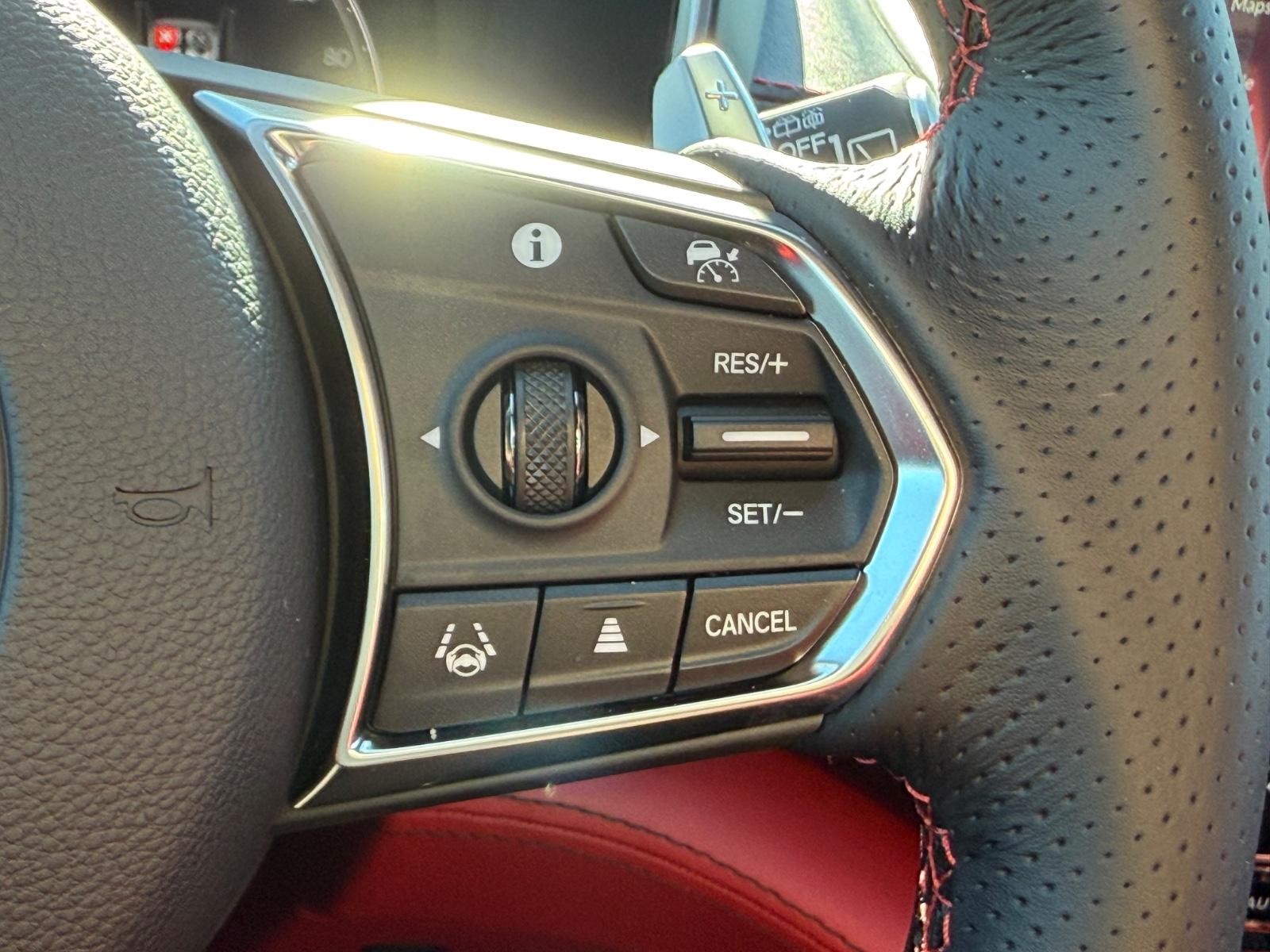 Acura MDX Vehicle Image 11