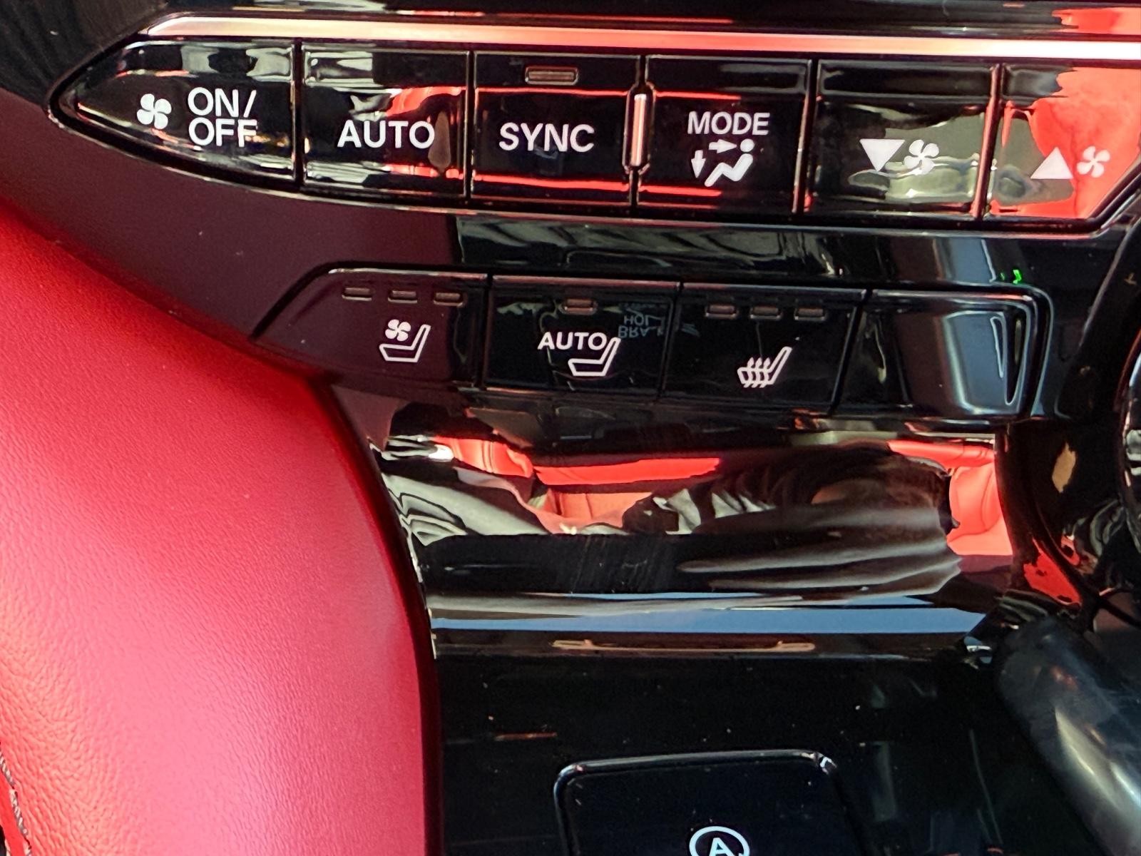 Acura MDX Vehicle Image 13