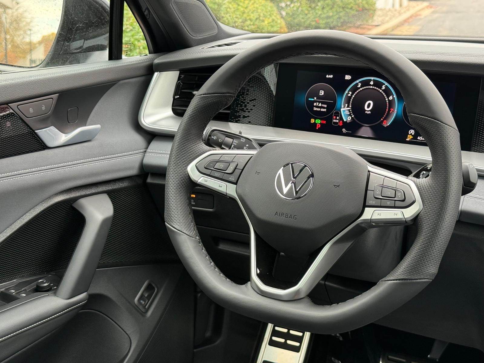 Volkswagen Tiguan Vehicle Image 08