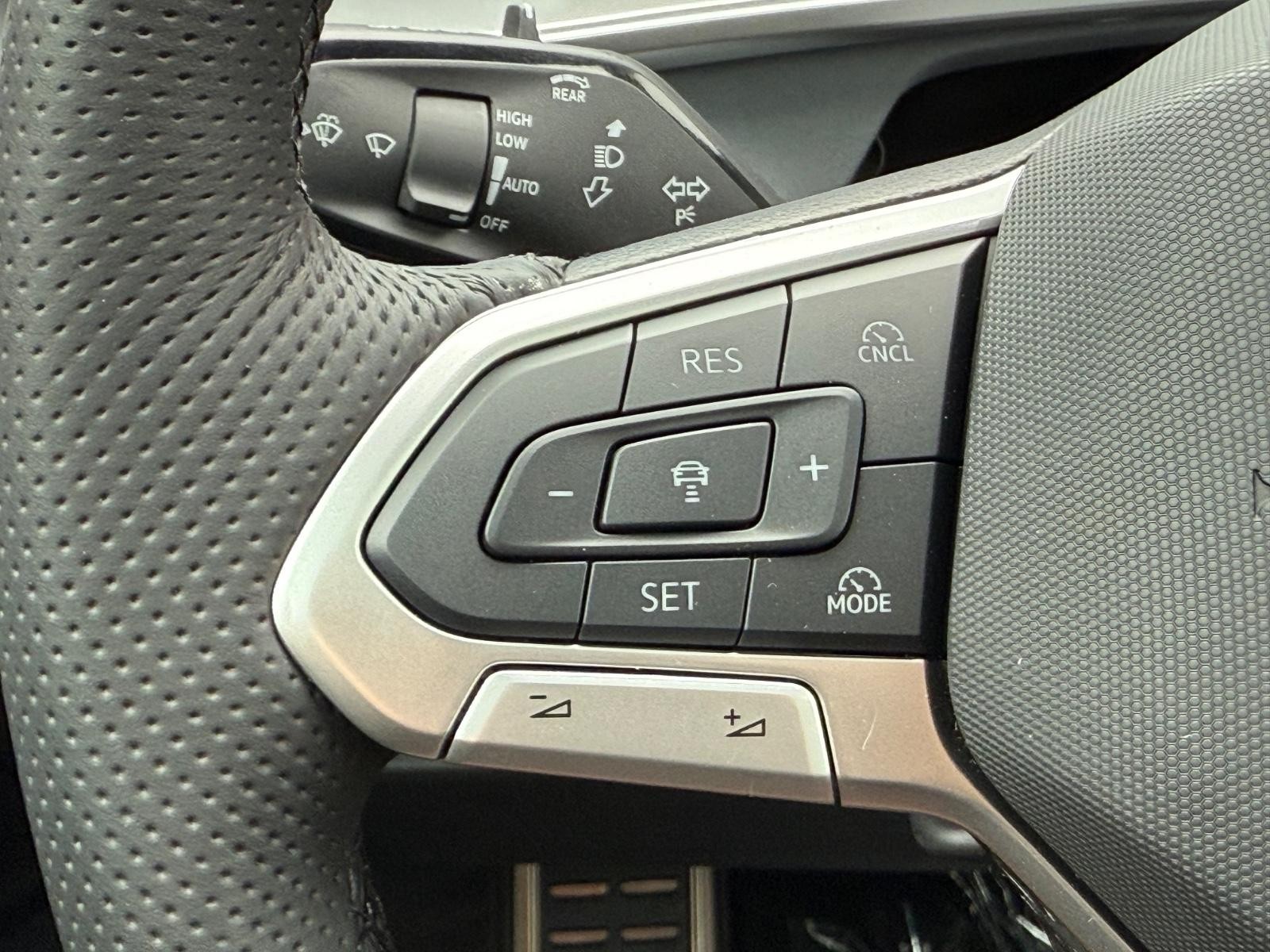 Volkswagen Tiguan Vehicle Image 10