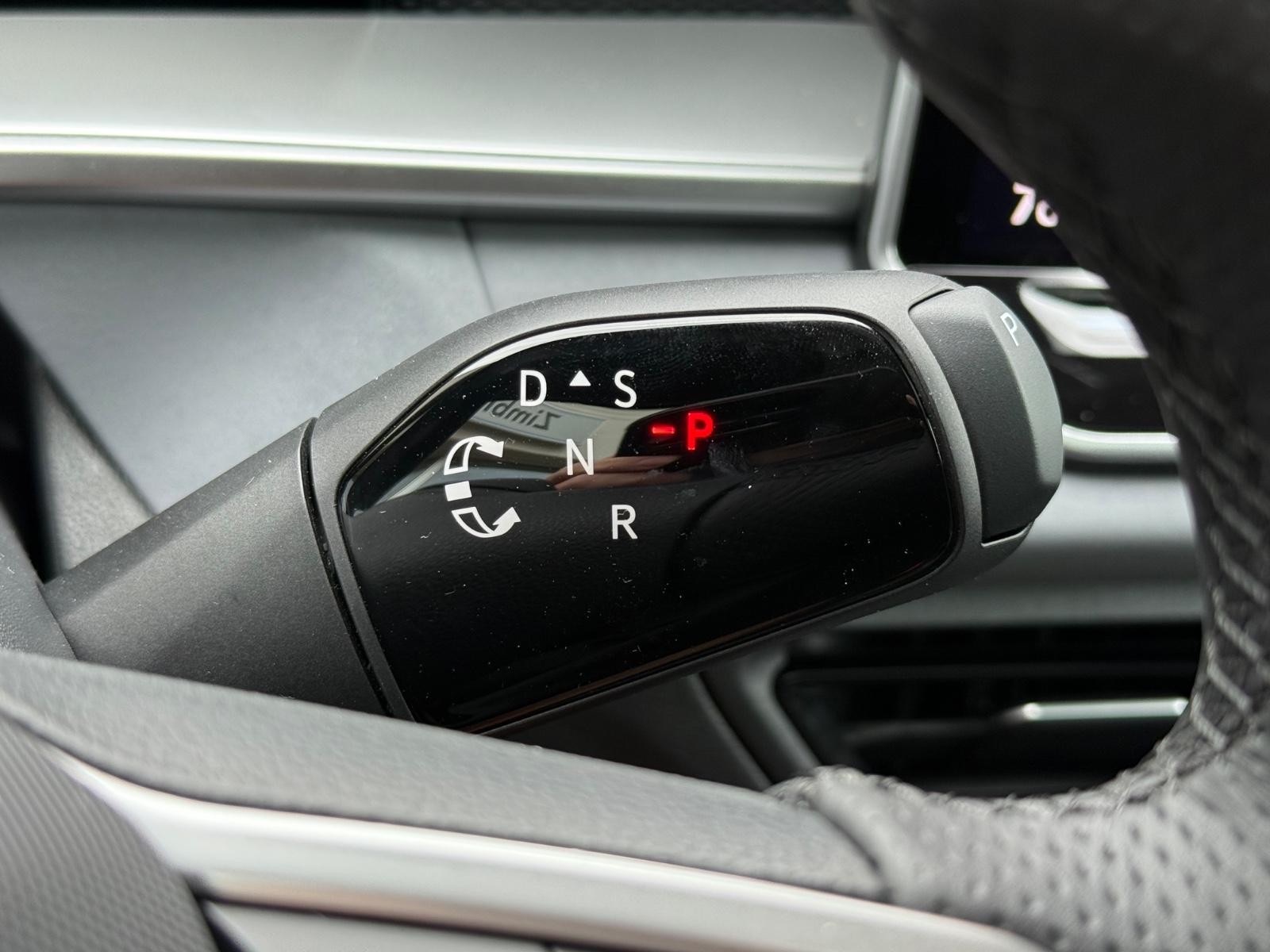 Volkswagen Tiguan Vehicle Image 12