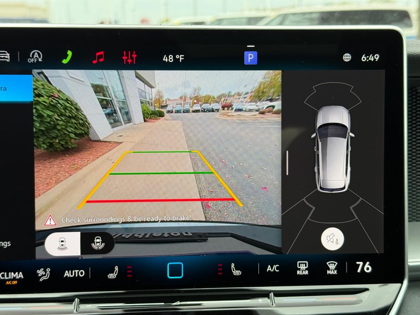 Volkswagen Tiguan Vehicle Image 13