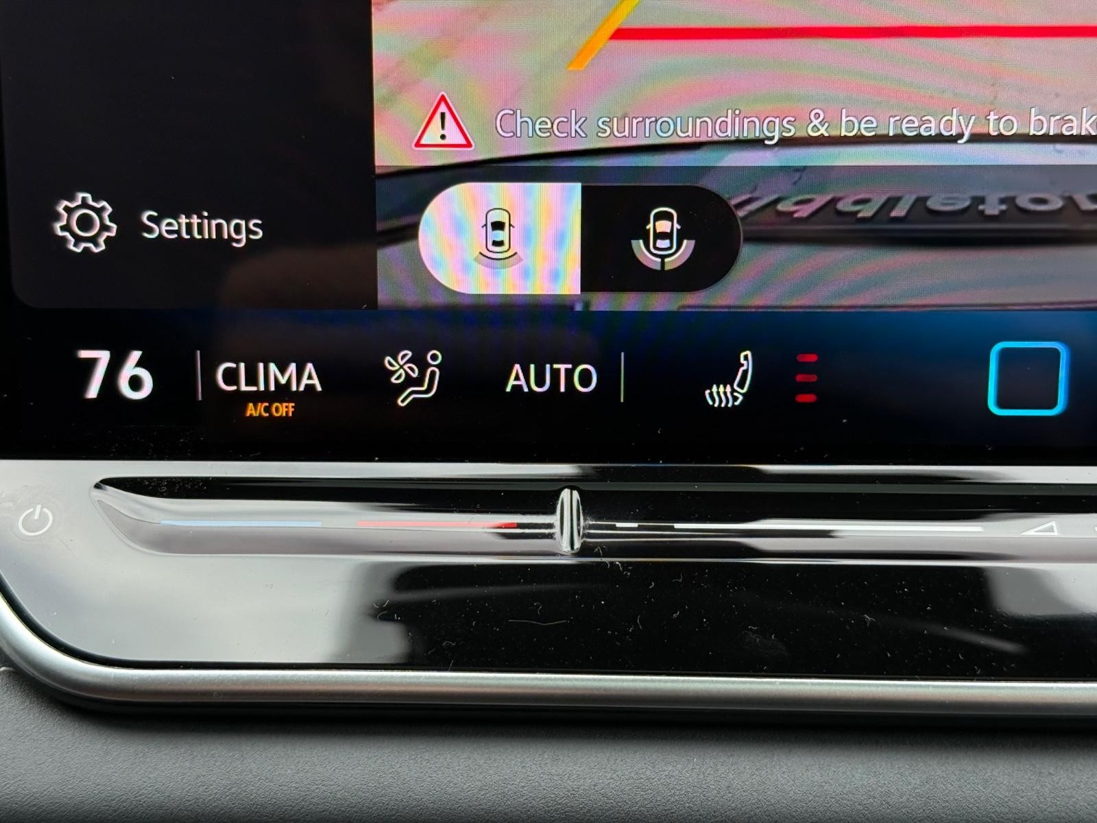 Volkswagen Tiguan Vehicle Image 14