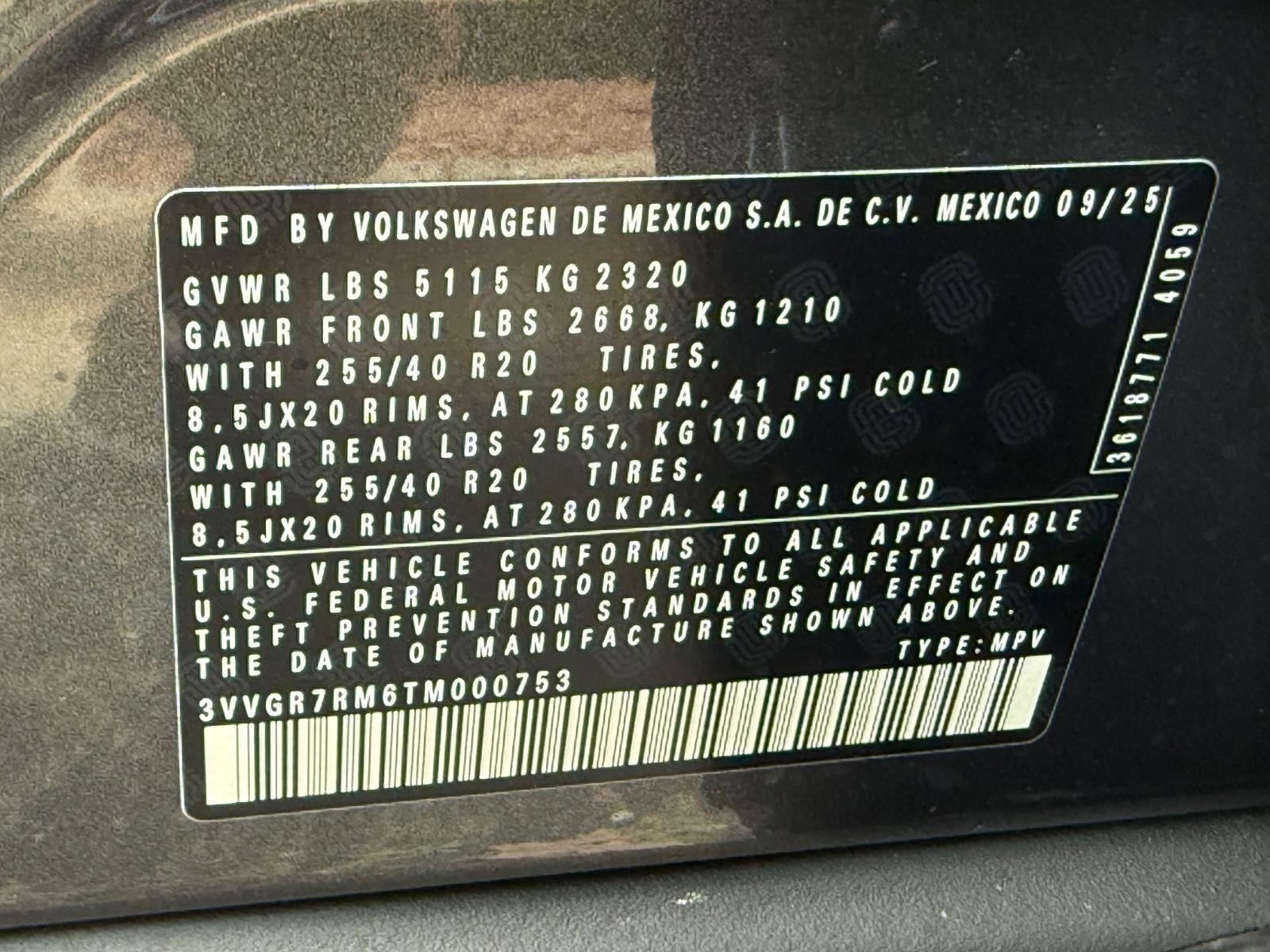 Volkswagen Tiguan Vehicle Image 17