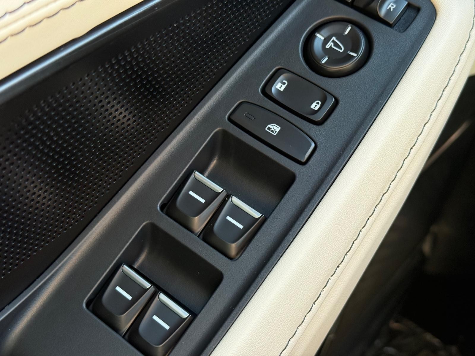 Acura MDX Vehicle Image 15