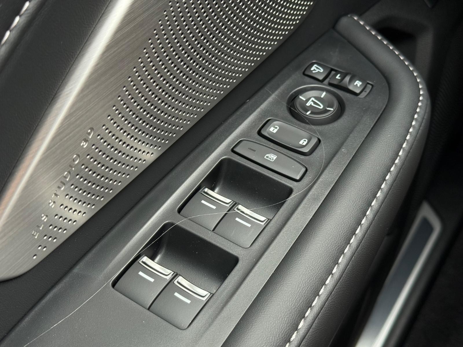 Acura RDX Vehicle Image 16