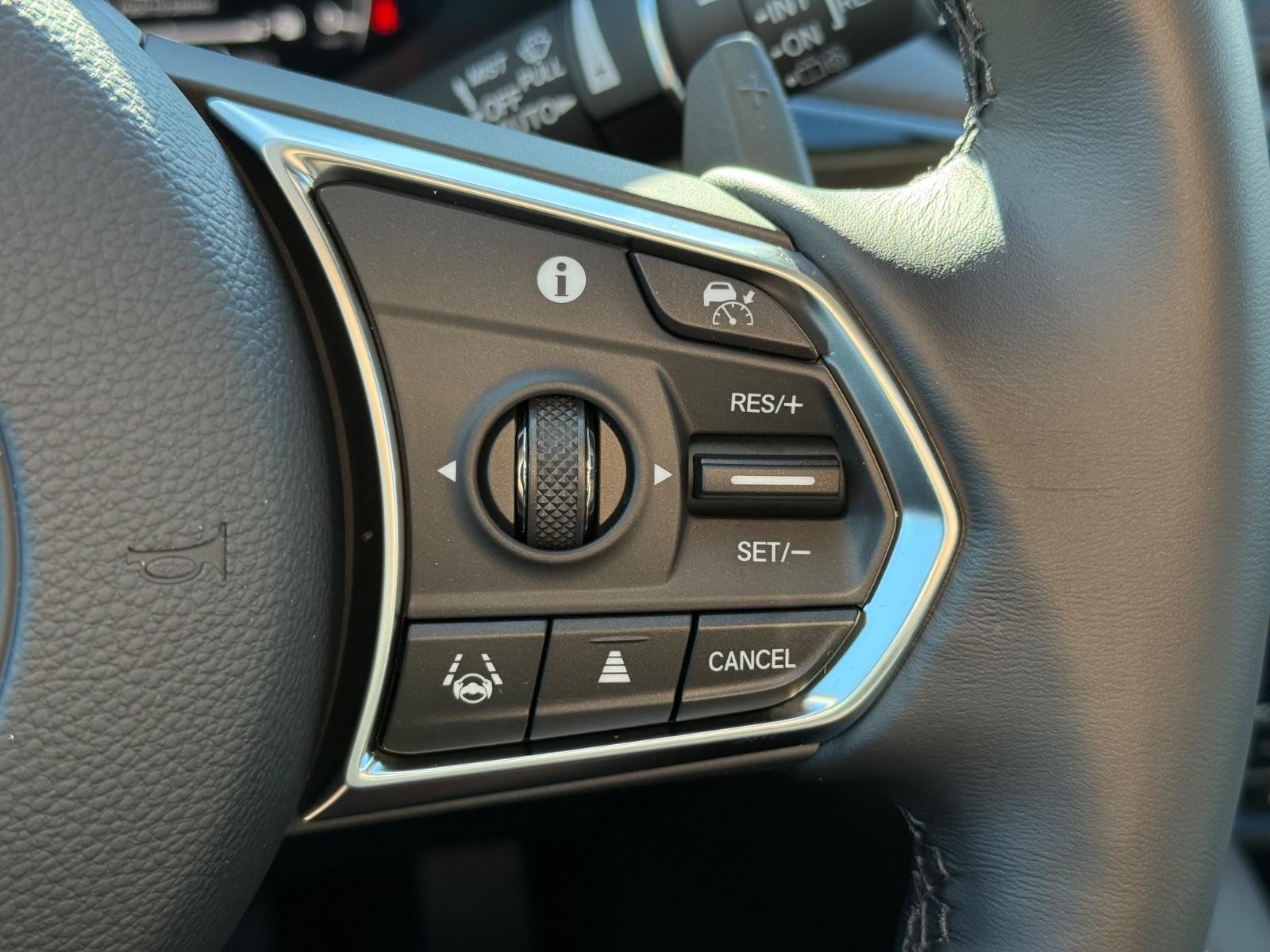 Acura MDX Vehicle Image 11