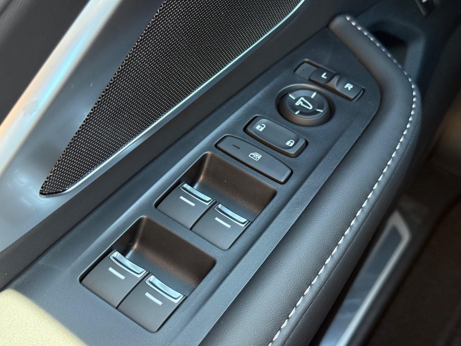 Acura RDX Vehicle Image 14