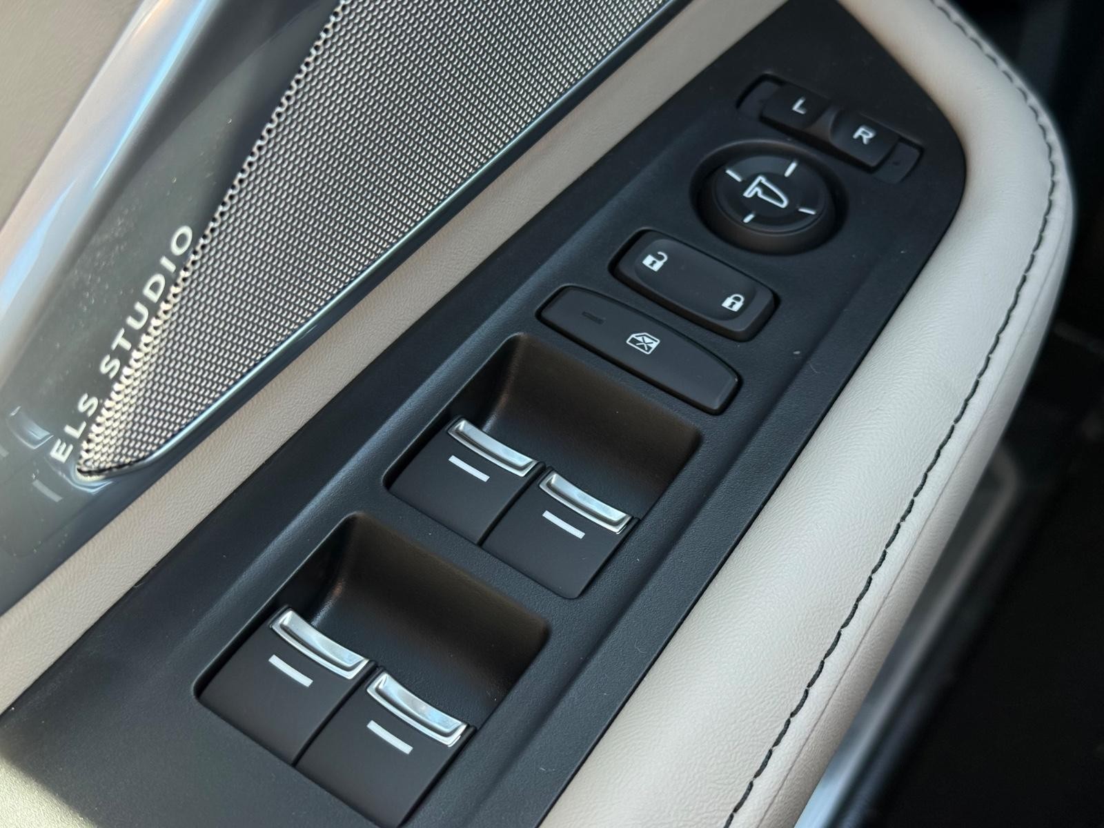 Acura RDX Vehicle Image 14