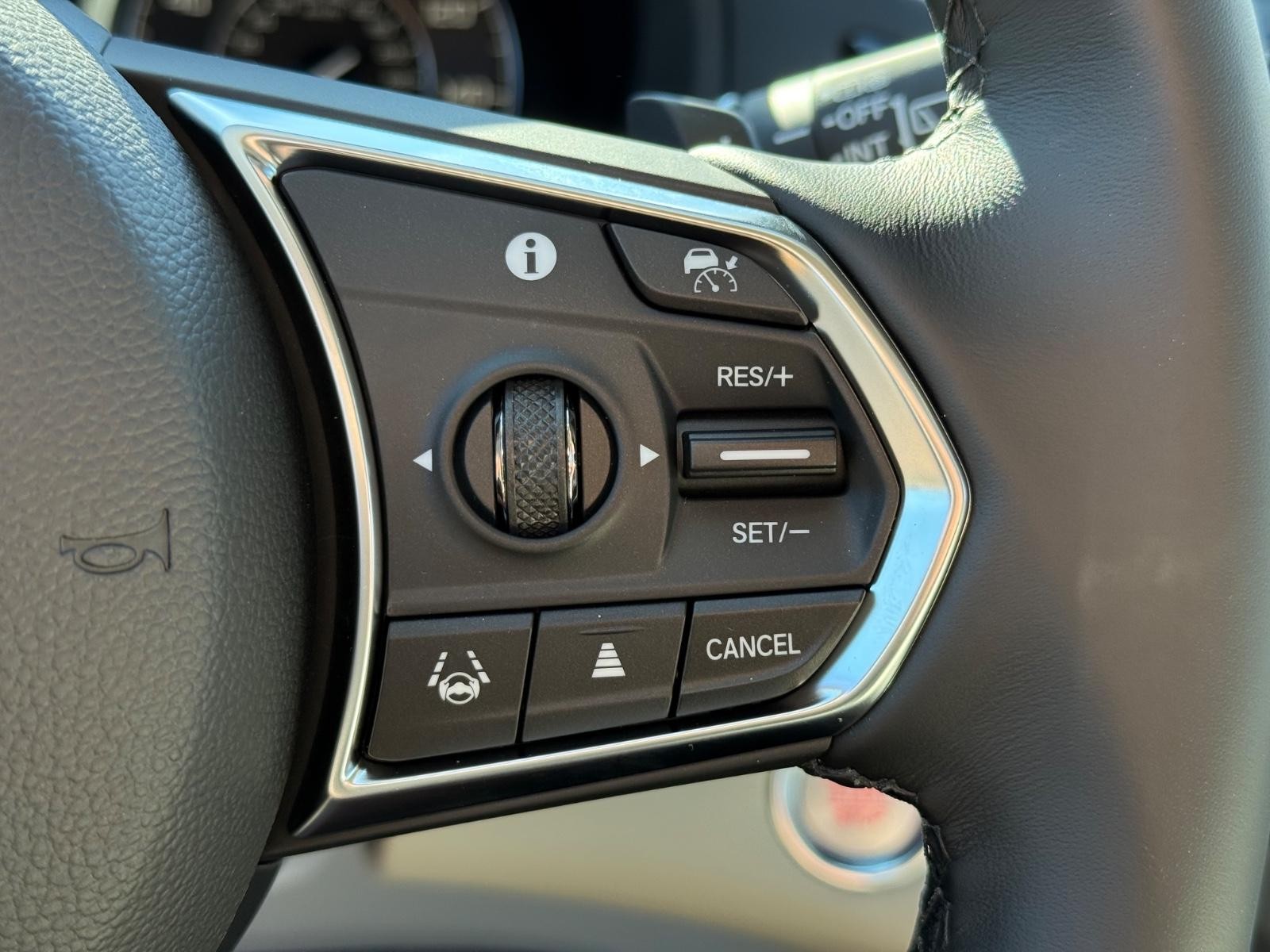 Acura RDX Vehicle Image 13