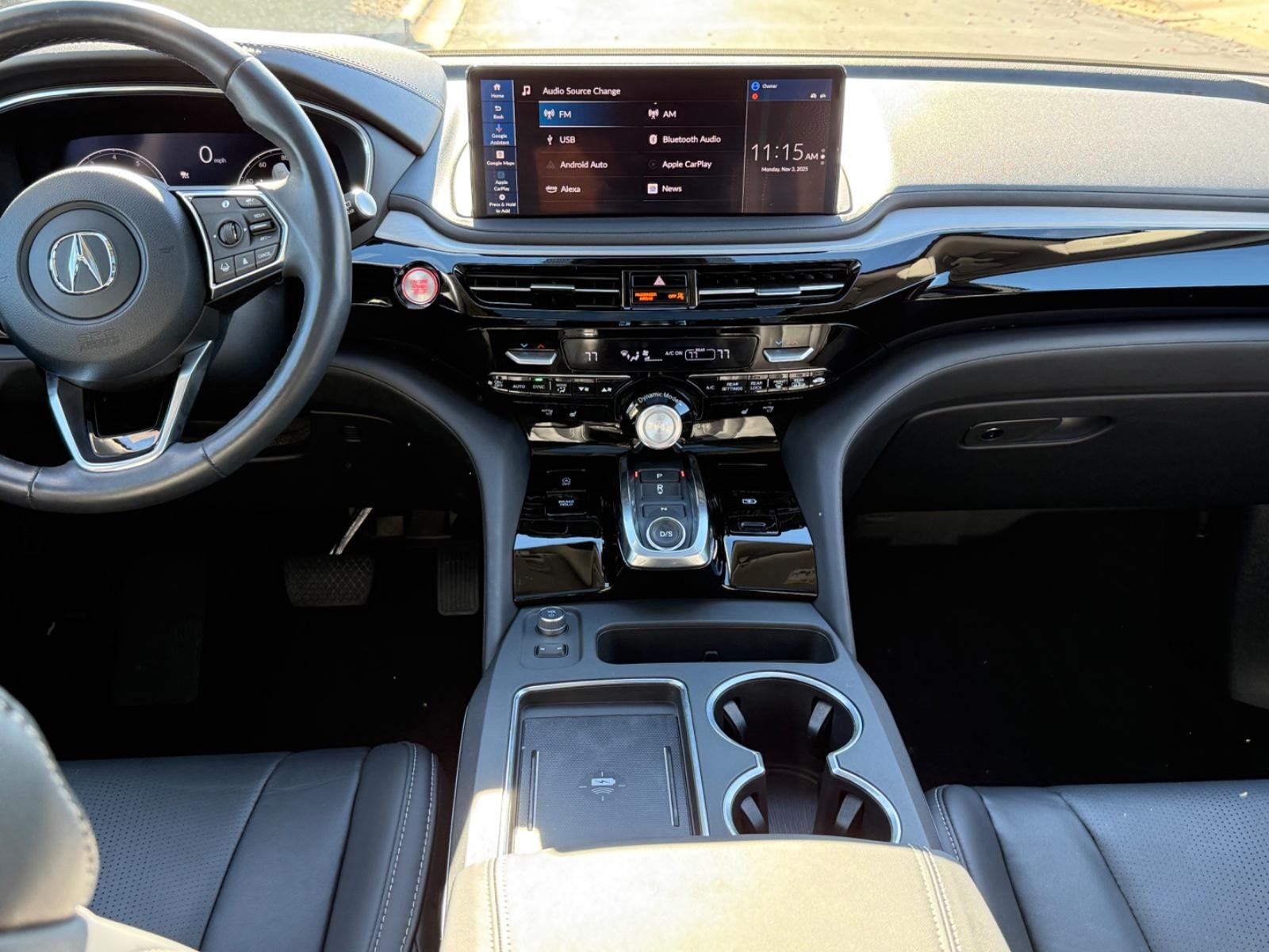 Acura MDX Vehicle Full-screen Gallery Image 11