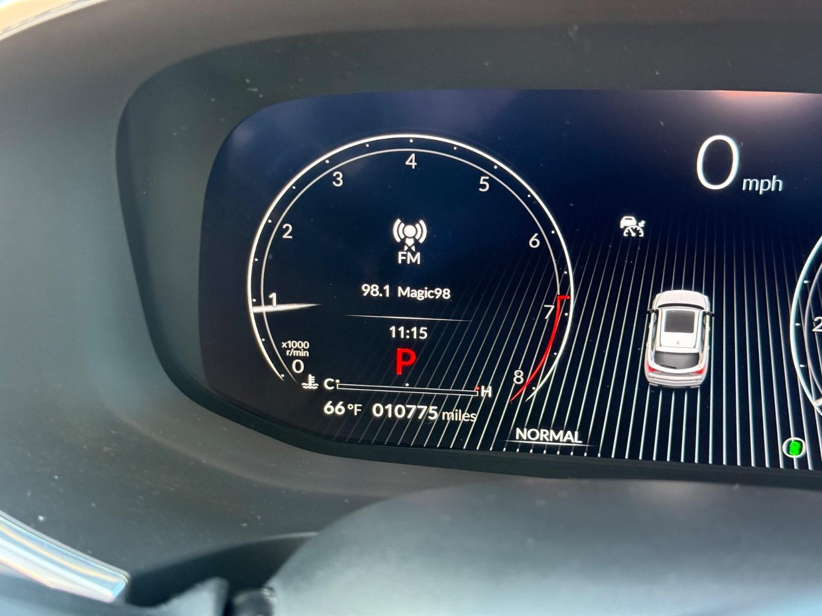 Acura MDX Vehicle Full-screen Gallery Image 19