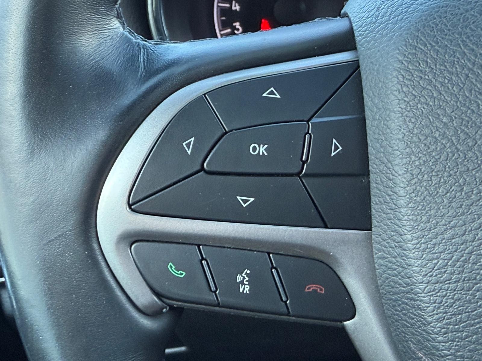 Jeep Grand Cherokee Vehicle Image 16