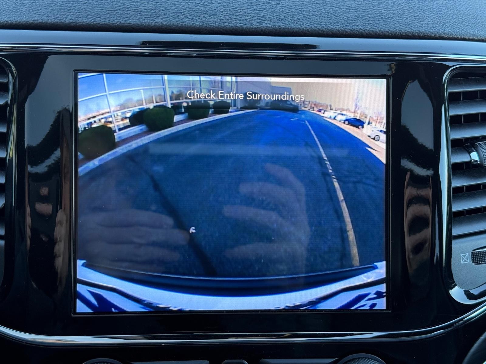 Jeep Grand Cherokee Vehicle Image 19