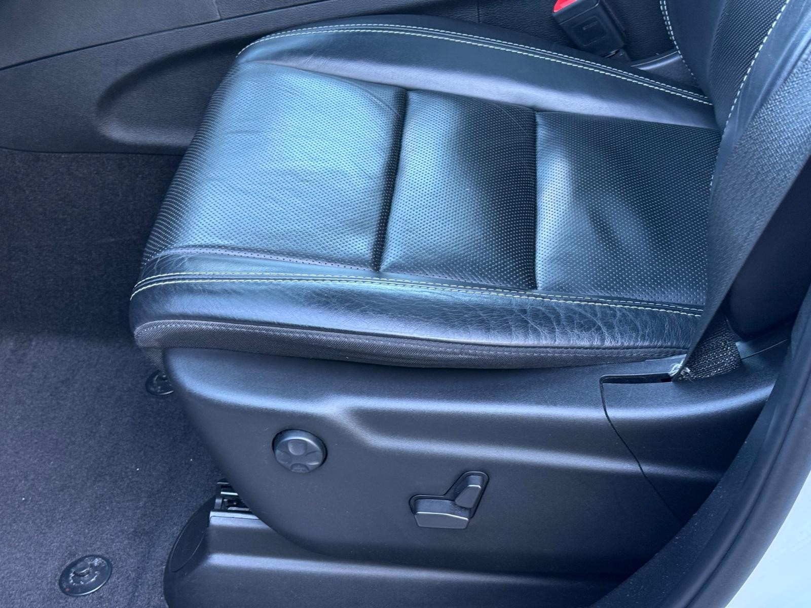 Jeep Grand Cherokee Vehicle Image 23