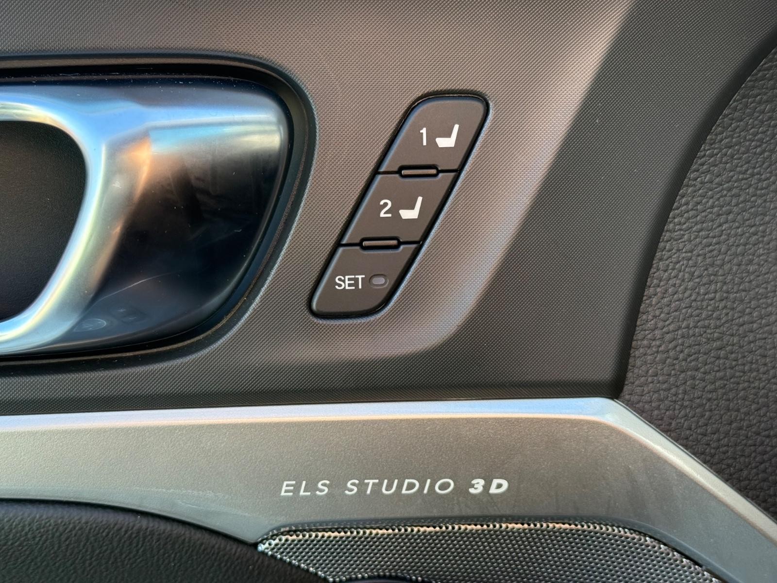 Acura Integra Vehicle Image 15