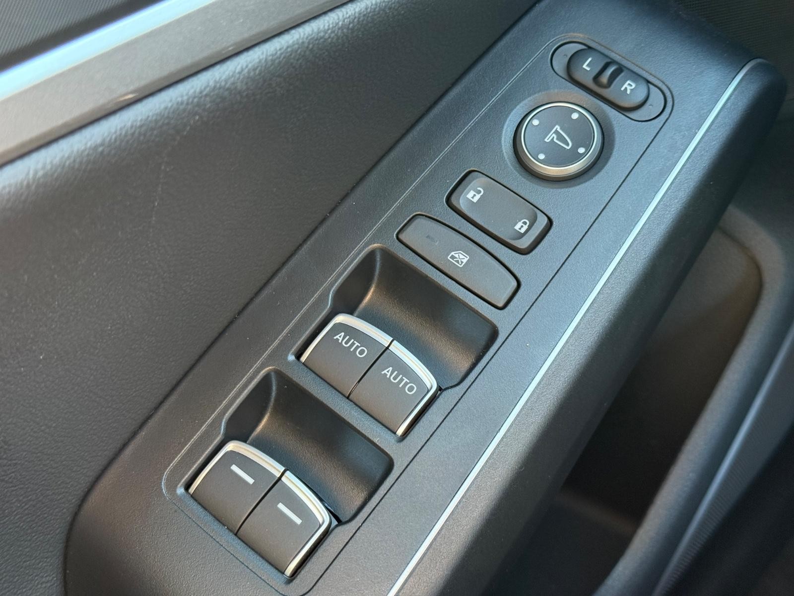 Acura Integra Vehicle Image 21