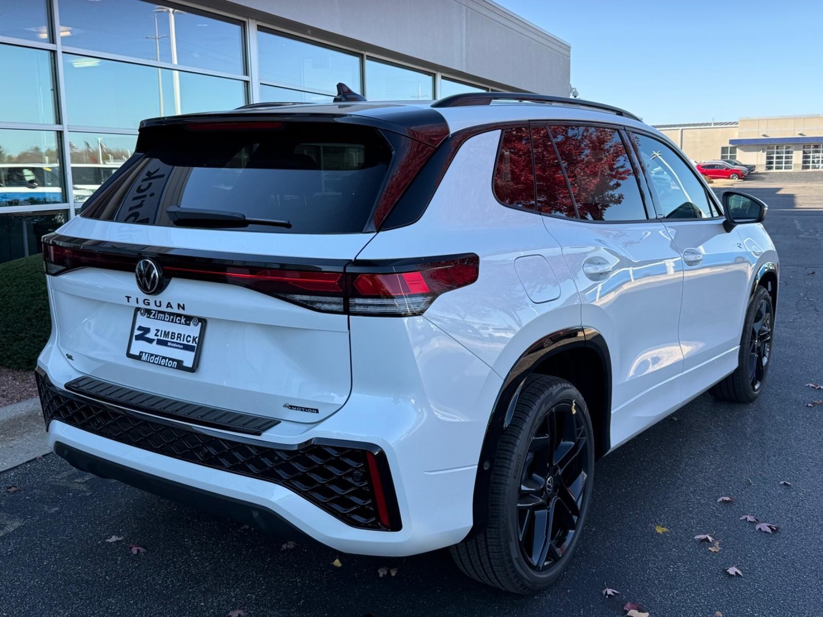 Volkswagen Tiguan Vehicle Image 03