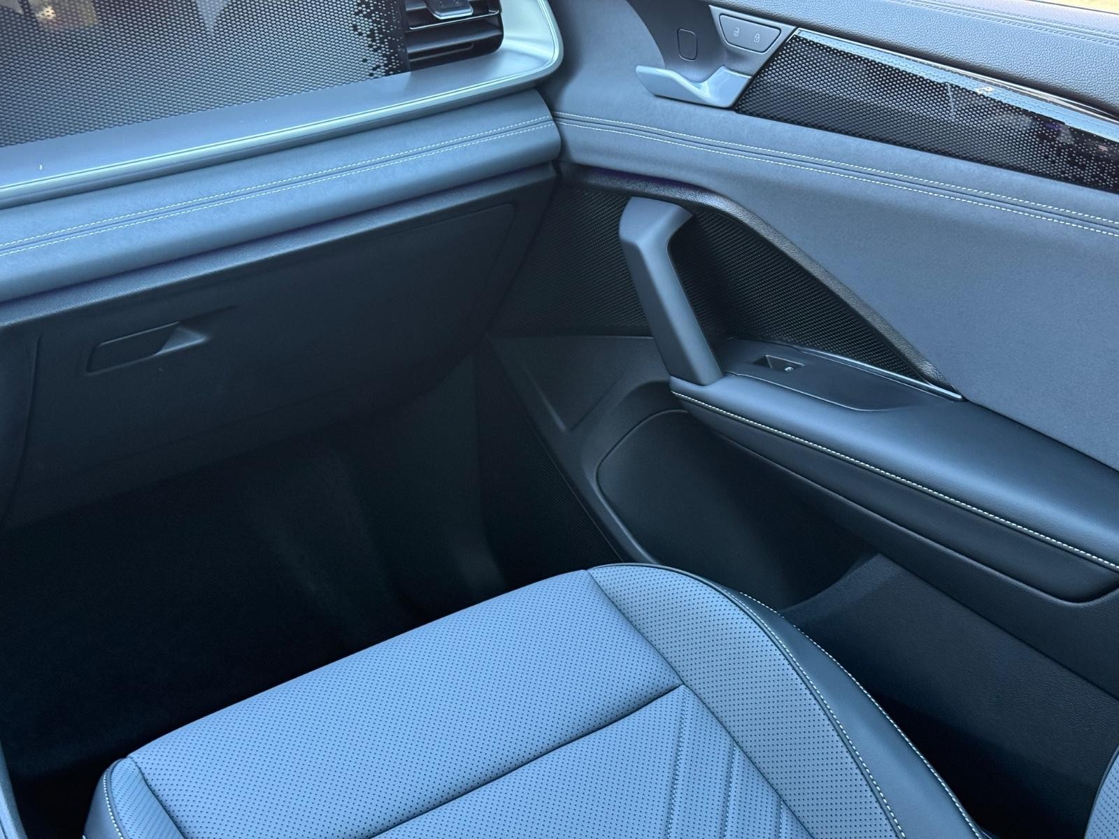 Volkswagen Tiguan Vehicle Image 09