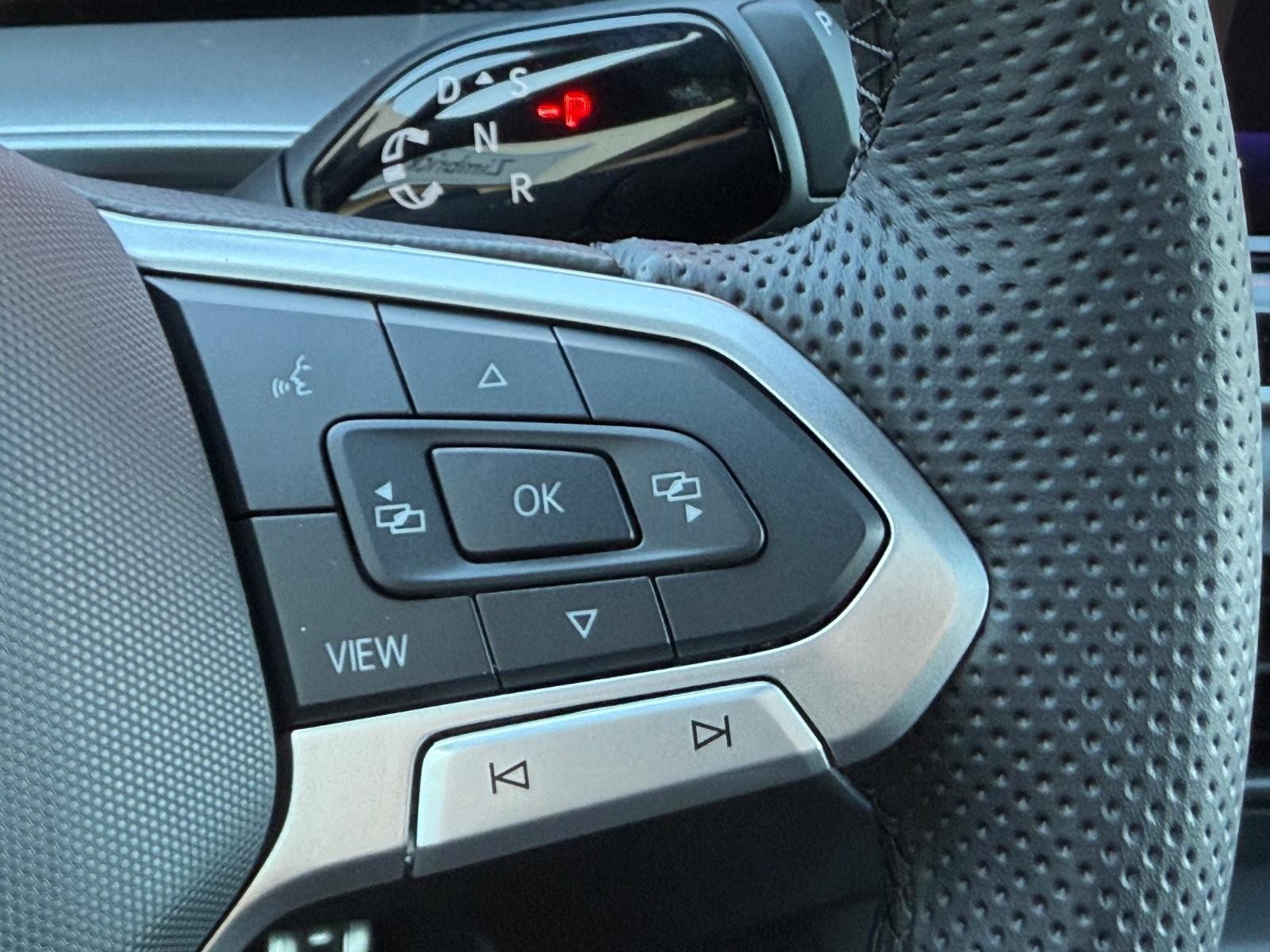 Volkswagen Tiguan Vehicle Image 11