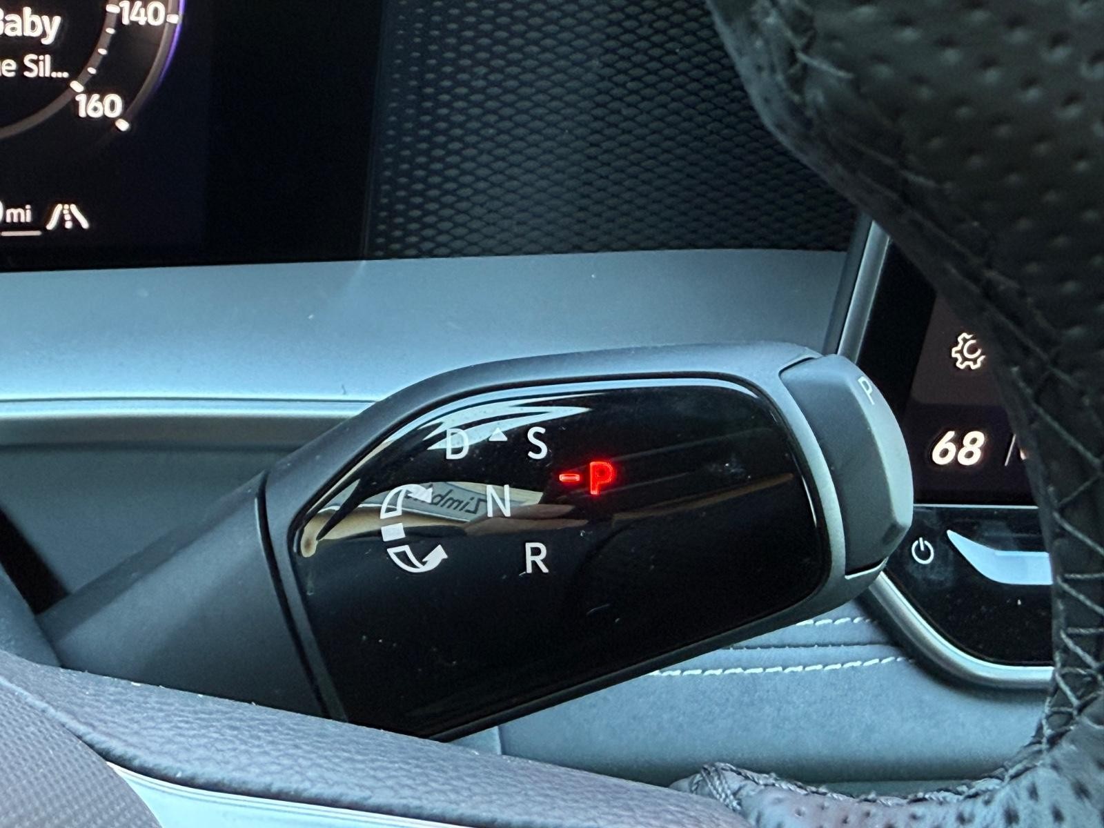 Volkswagen Tiguan Vehicle Image 12