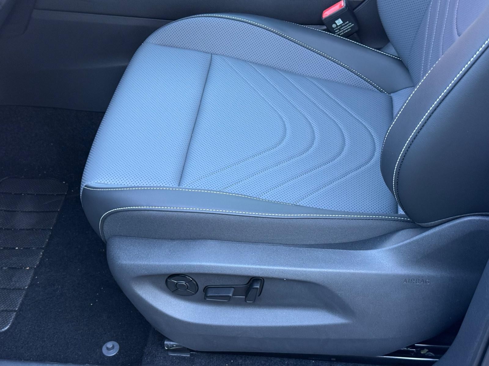 Volkswagen Tiguan Vehicle Image 16