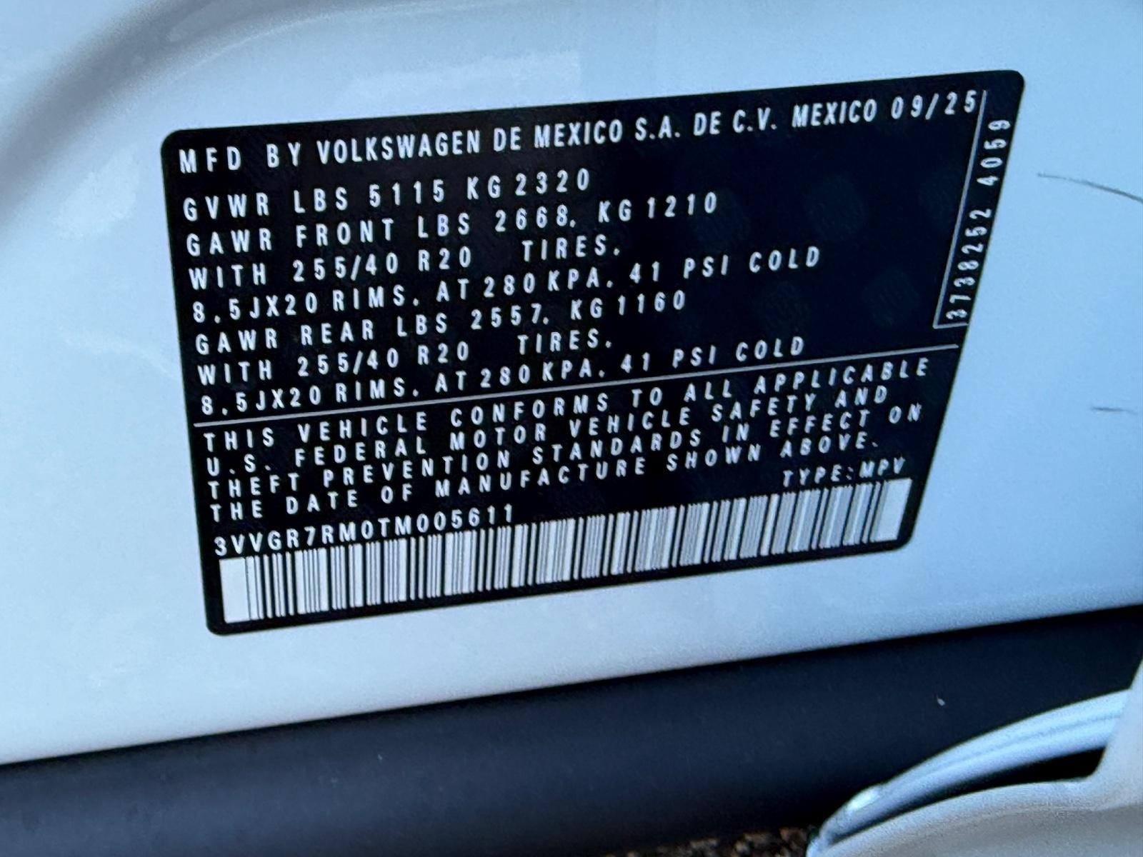 Volkswagen Tiguan Vehicle Image 17