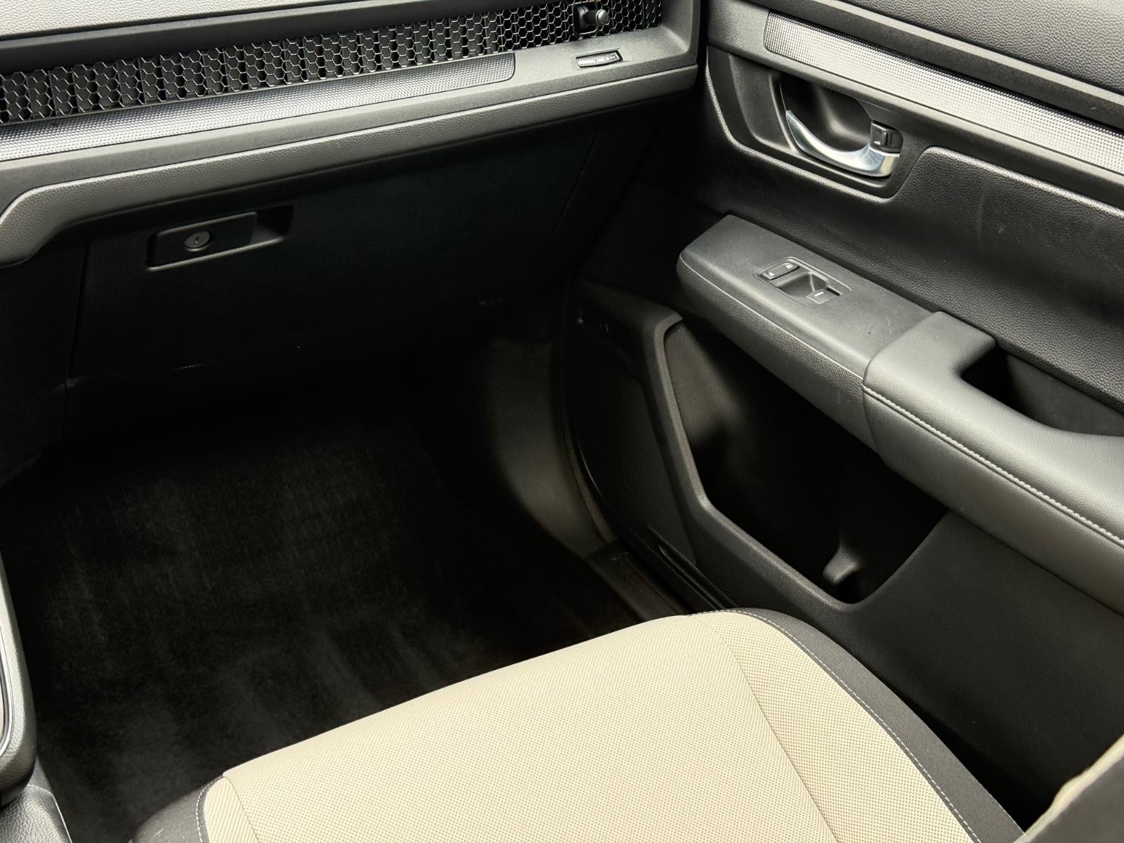 Honda CR-V Vehicle Image 15