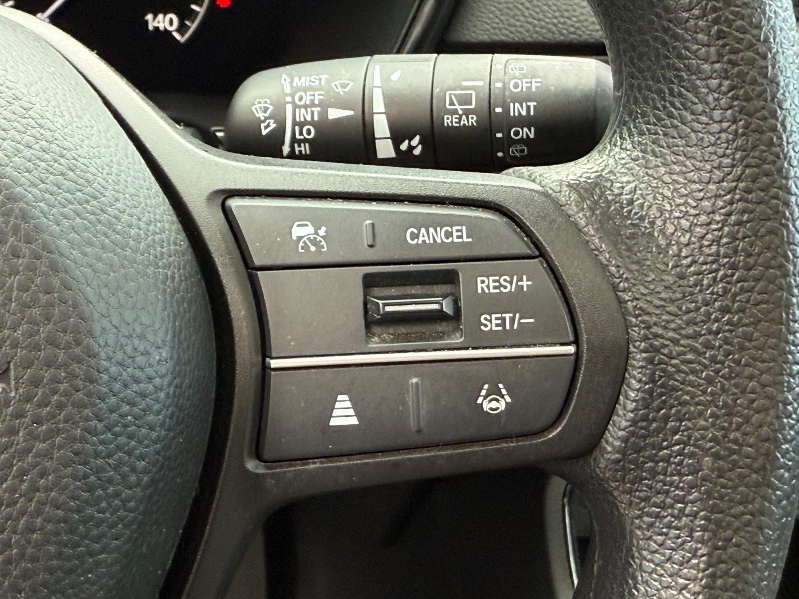 Honda CR-V Vehicle Image 17