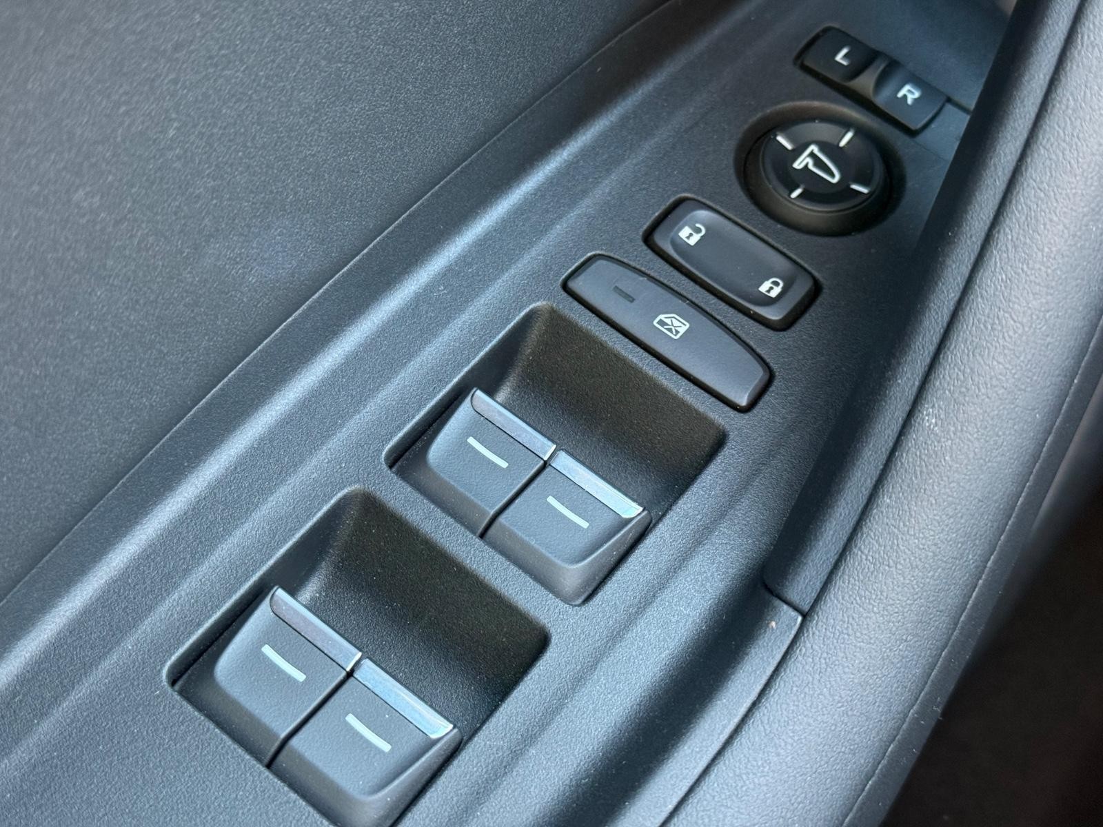 Acura TLX Vehicle Image 21