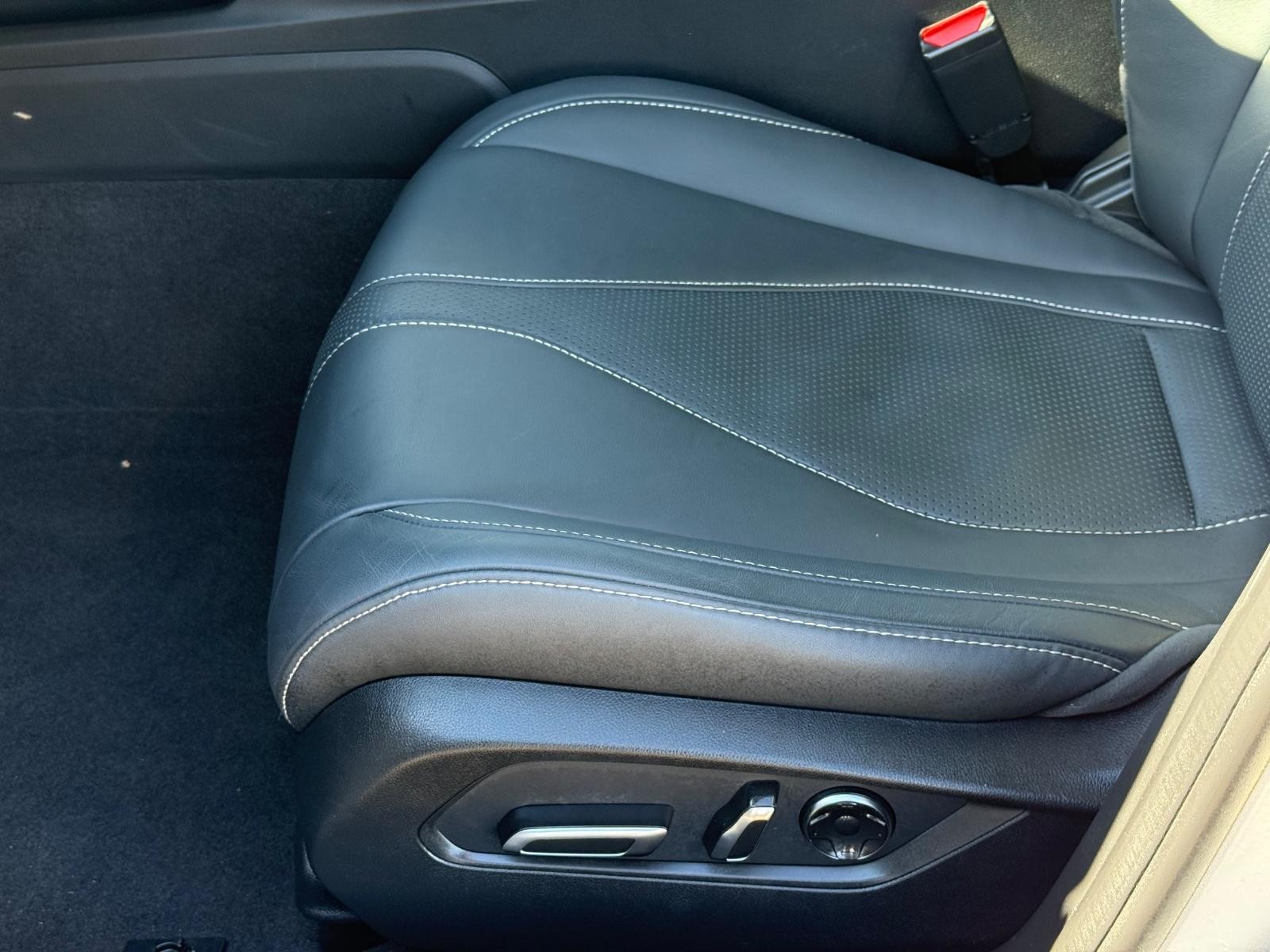 Acura TLX Vehicle Image 22