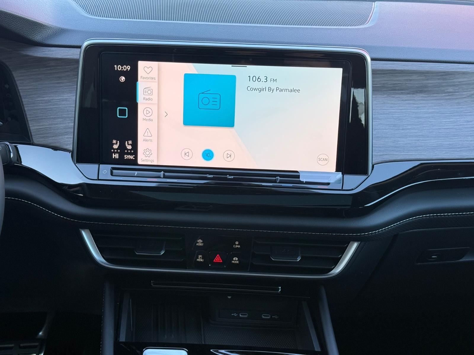 Volkswagen Atlas Vehicle Image 07