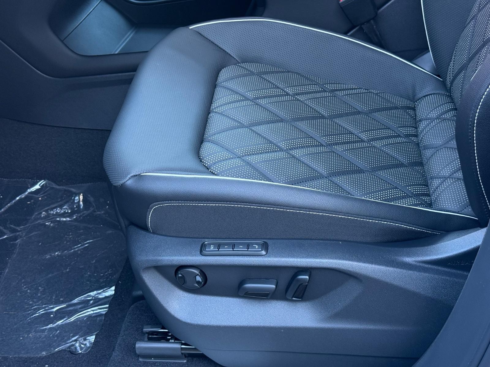 Volkswagen Atlas Vehicle Image 16