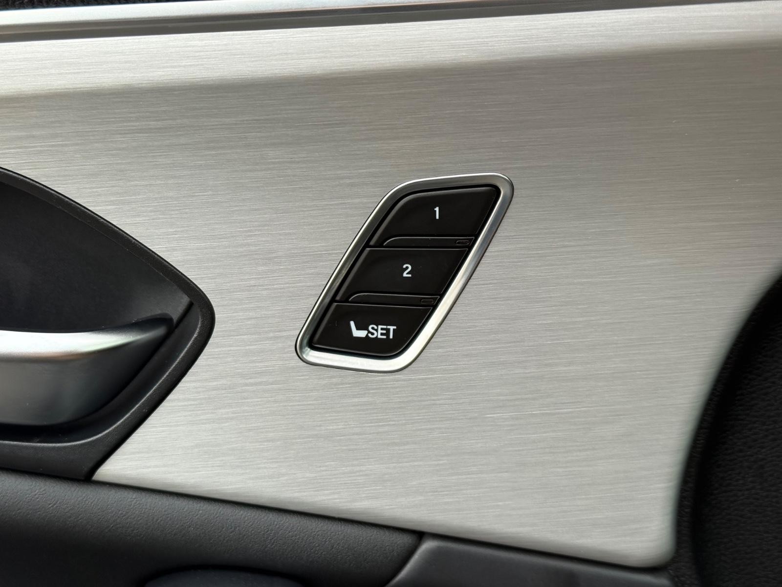 Acura TLX Vehicle Image 16