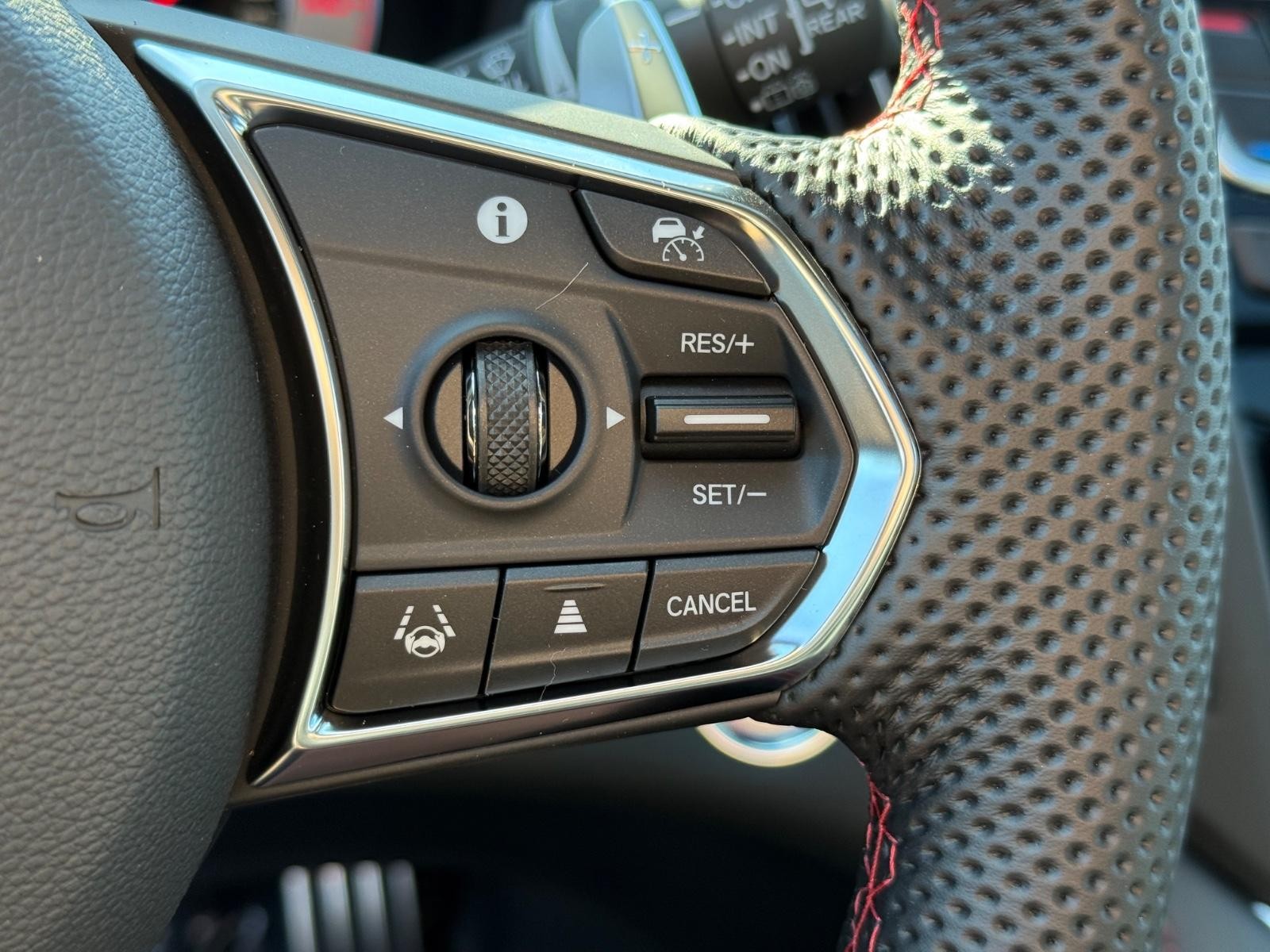 Acura RDX Vehicle Image 13