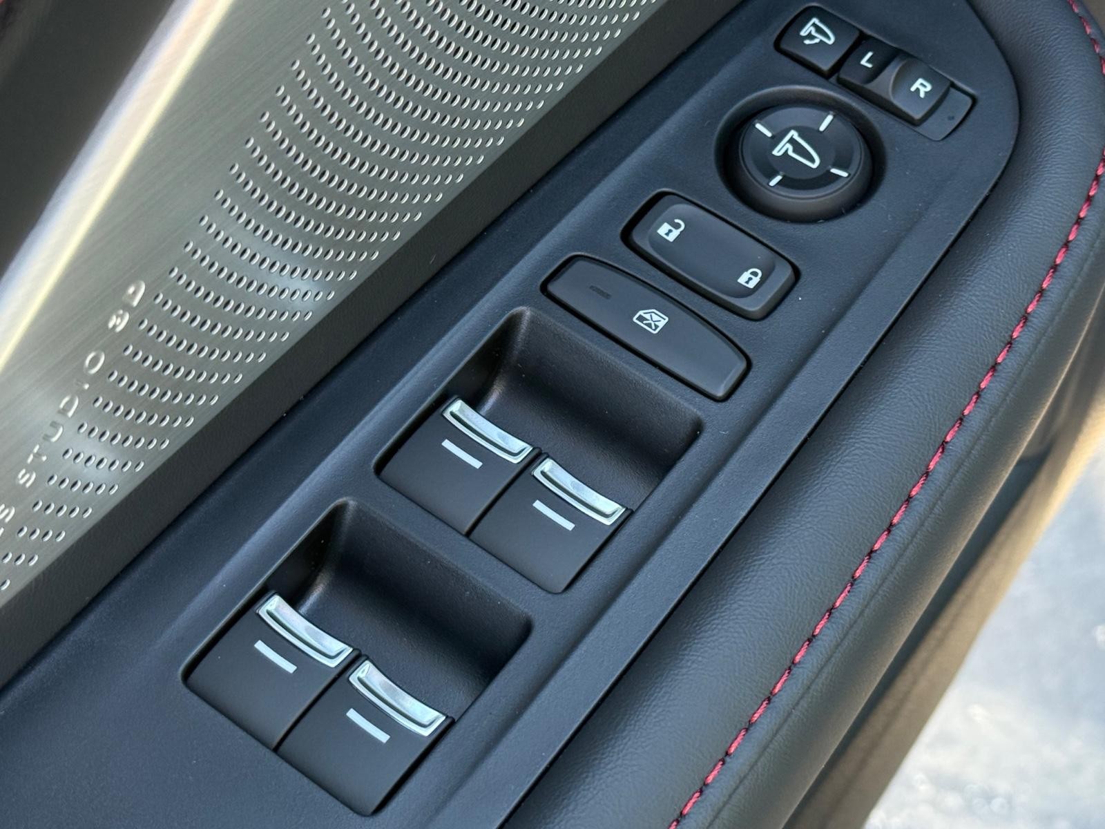 Acura RDX Vehicle Image 16