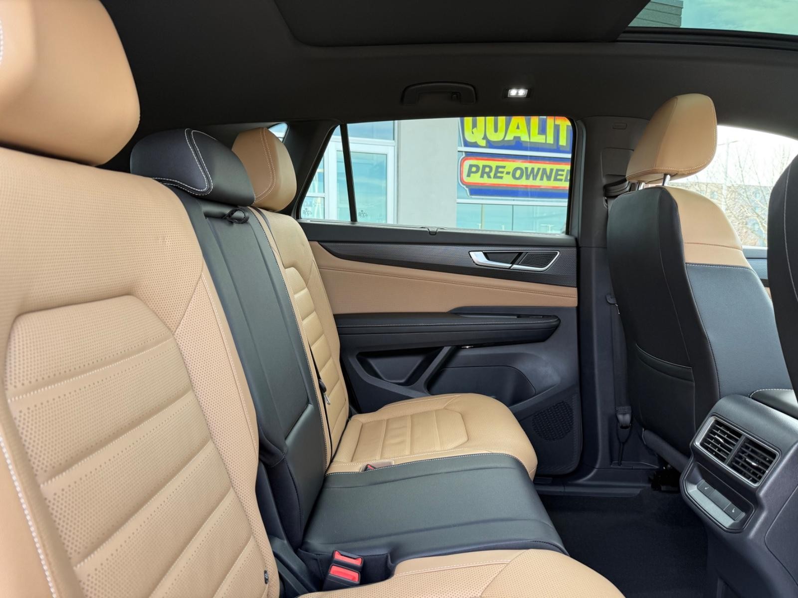 Volkswagen Atlas Cross Sport Vehicle Image 10